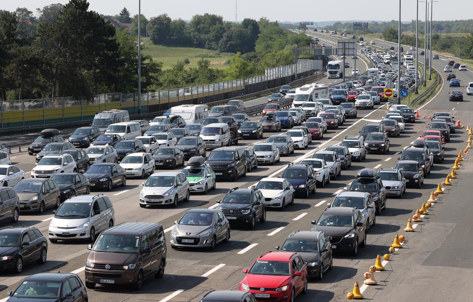 Gužve na naplatnoj postaji Lučko na izlazu i ulazu u Zagreb