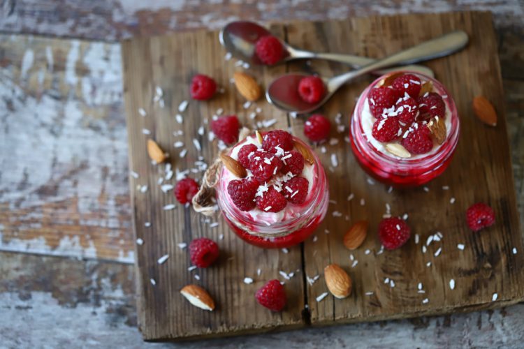 desert, voće, maline, jogurt