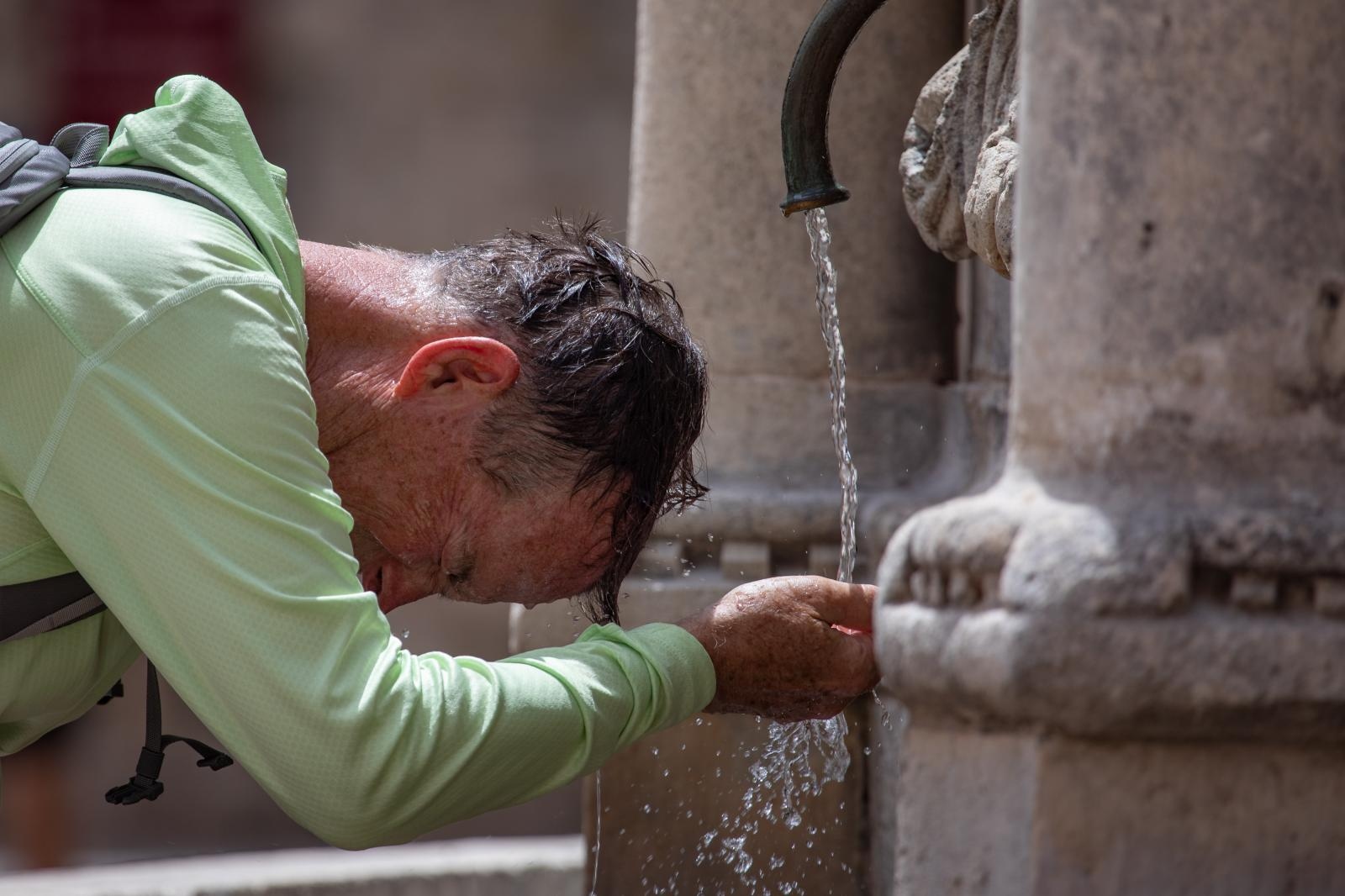 Prvi dan ljeta u Dubrovniku obilježen je sparinom
