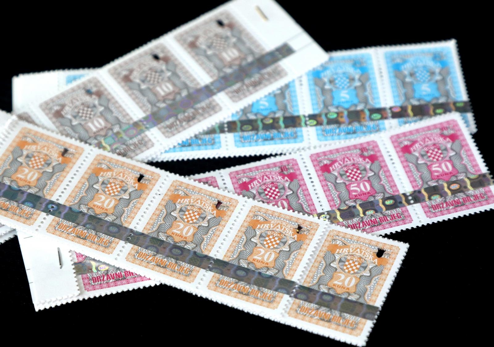 Ukidaju se državni biljezi