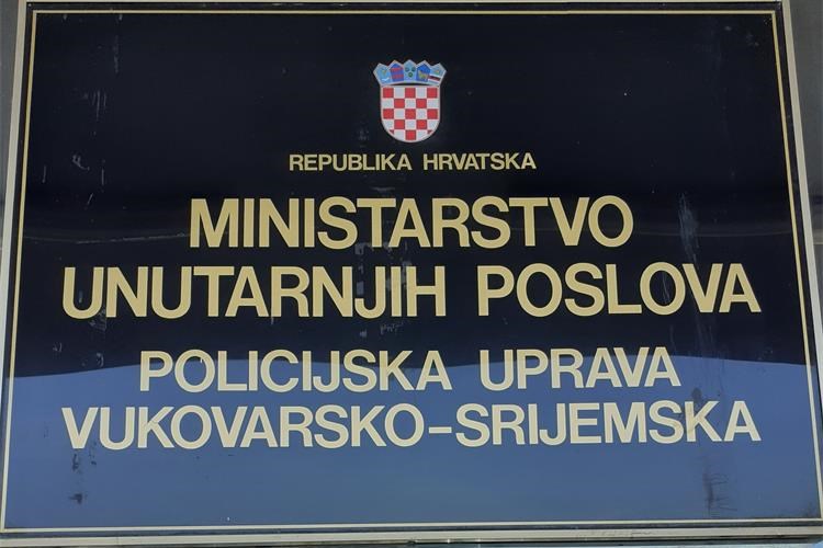 policija