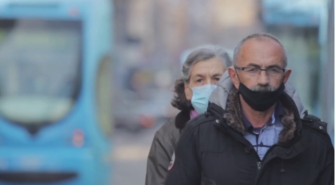 ljudi, maske, korona, tramvaj, zagreb