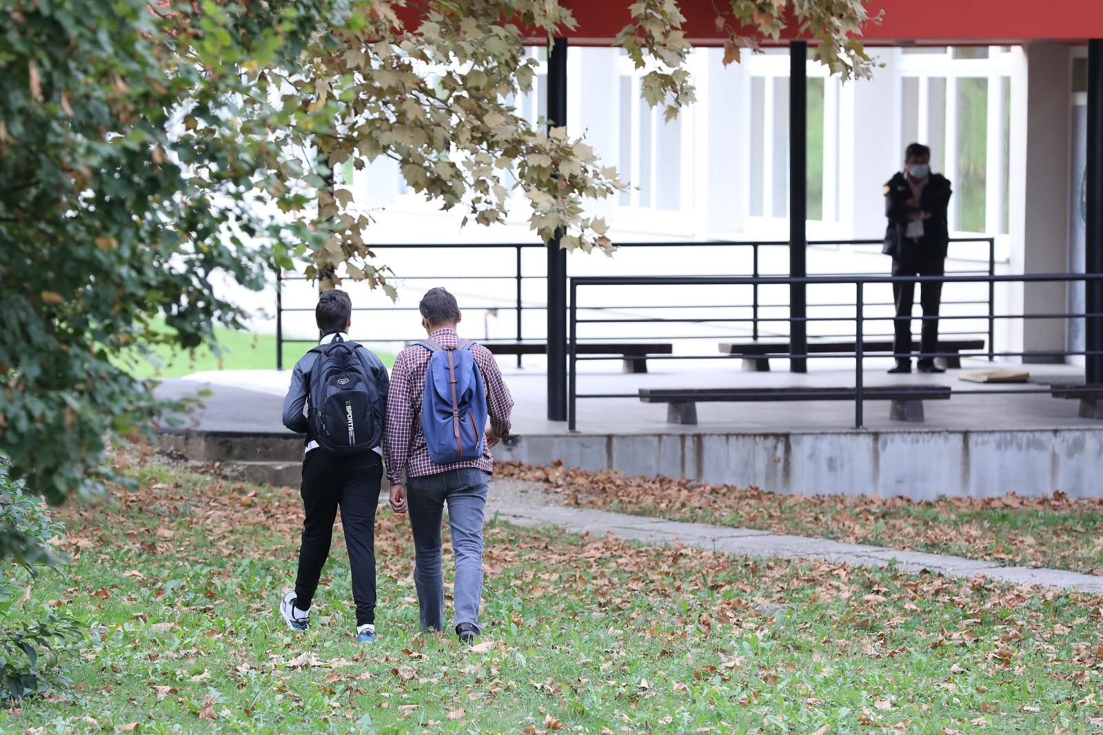 U OŠ Krapinske toplice nastavlja se problem zbog dječaka koji odbija nositi masku