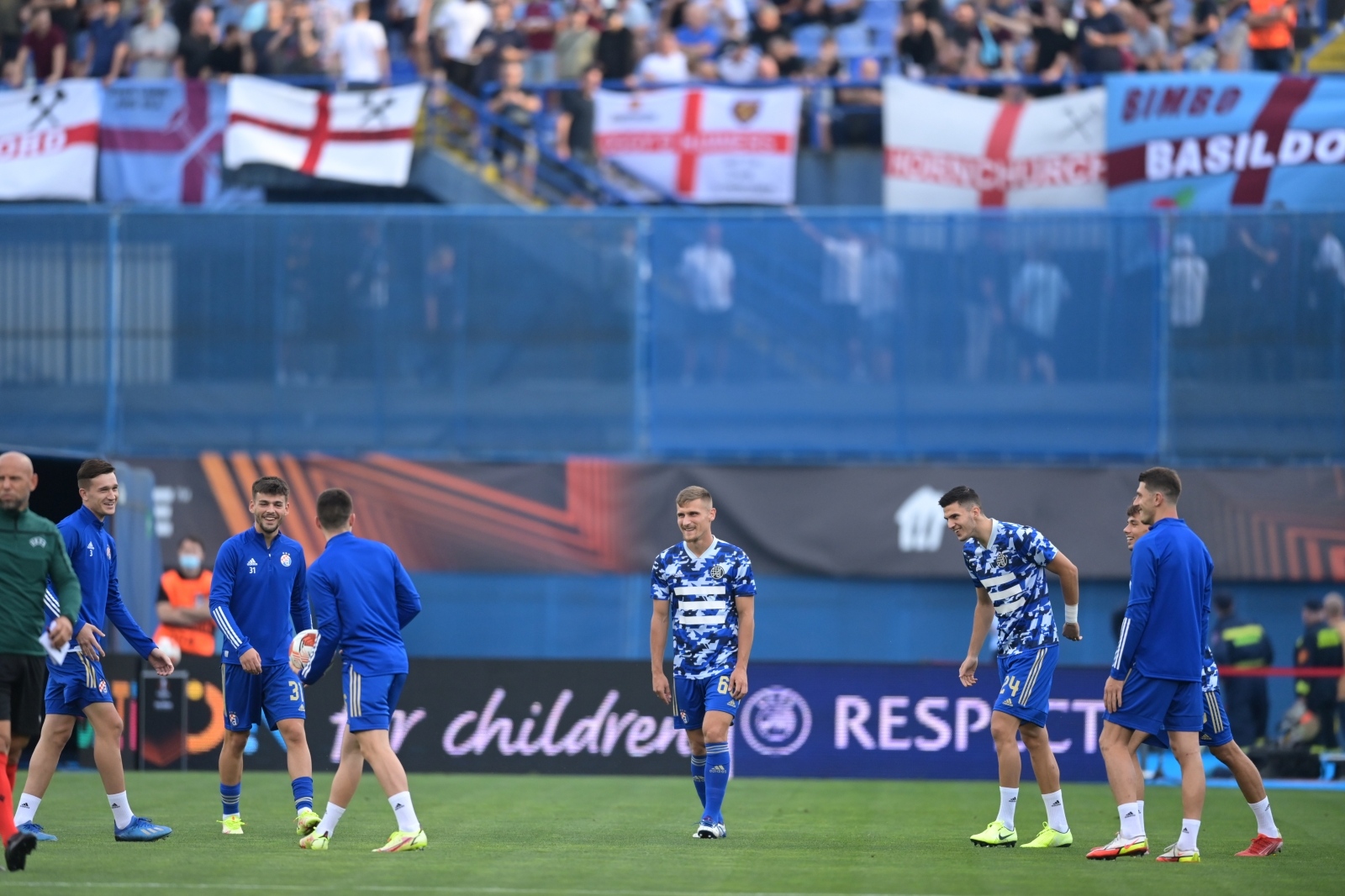 Zagreb: Dinamo i West Ham susreli se u 1. kolu Europske lige, zagrijavanje