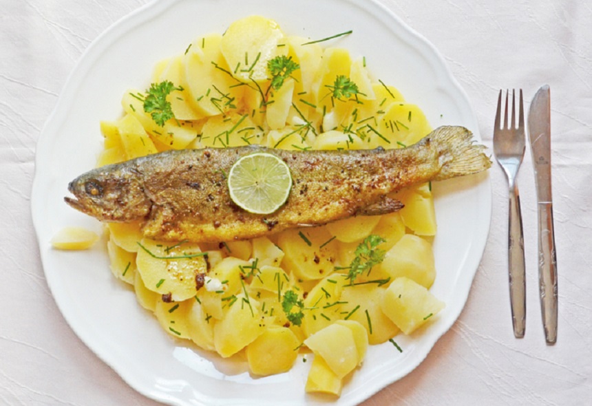 Traditional,Czech,Food:,Baked,Trout,With,Potatoes
