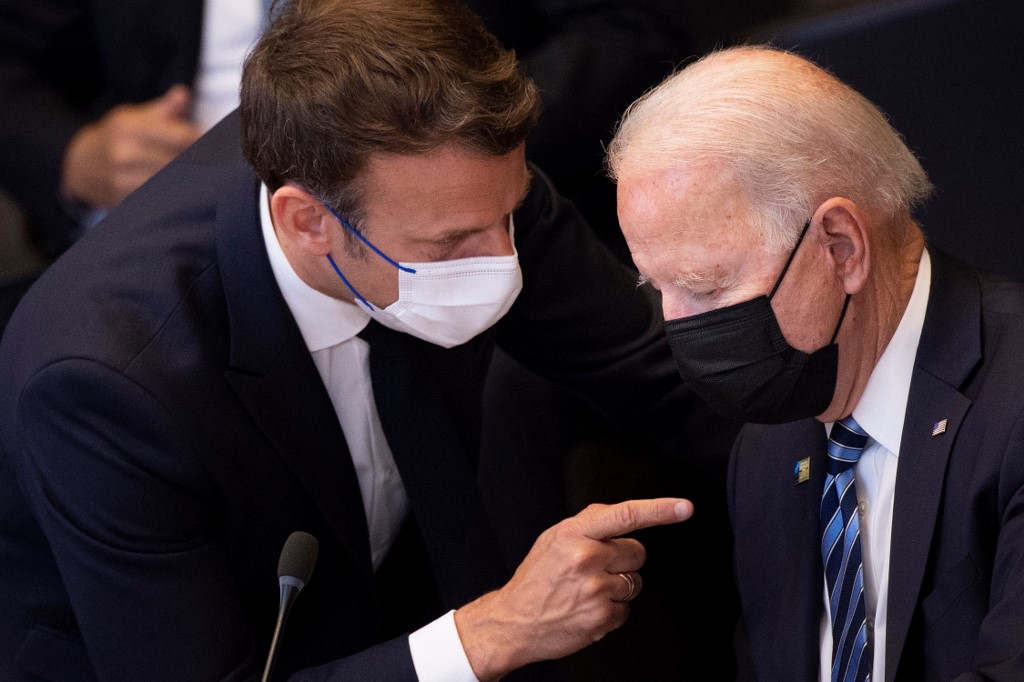 Emmanuel Macron, Joe Biden
