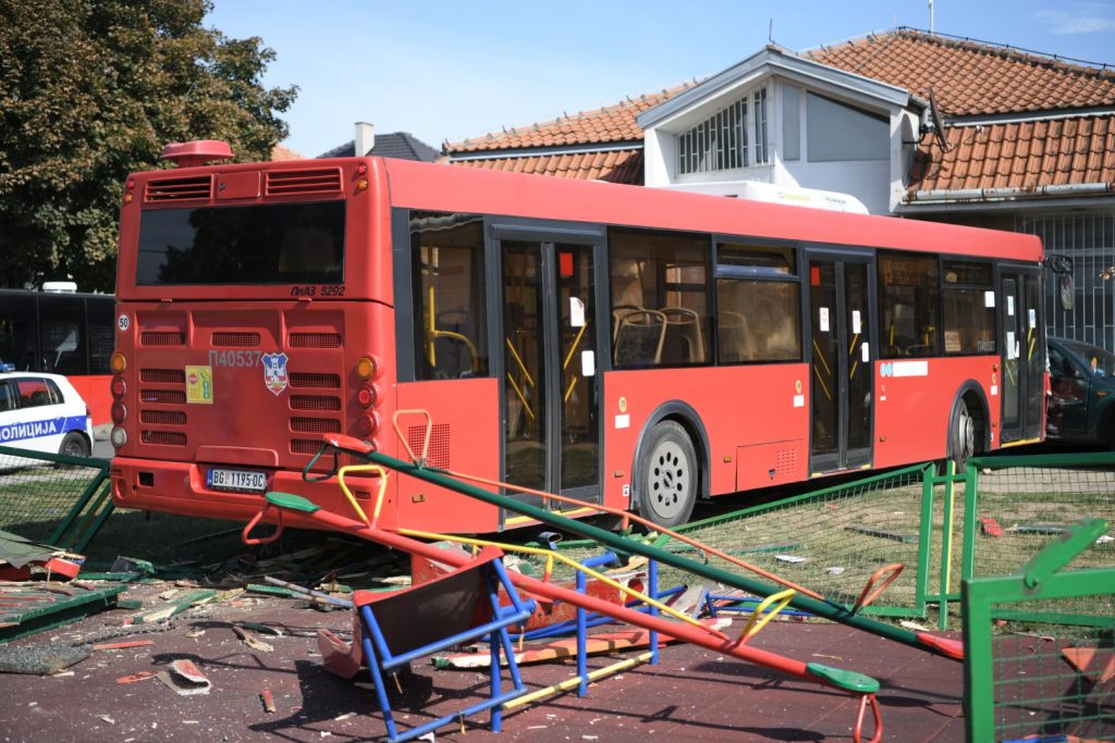 1632486247-autobus, zemun