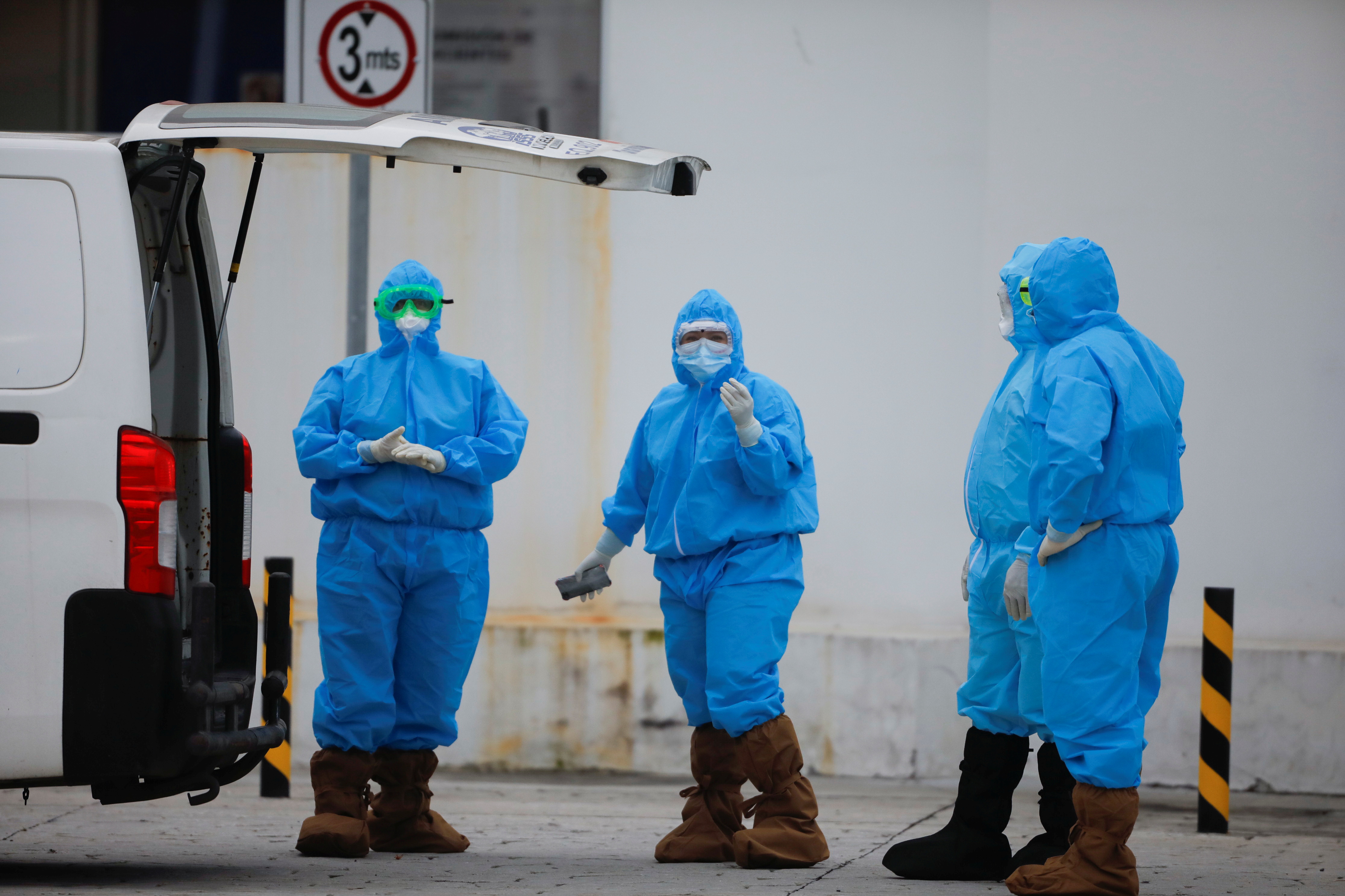 covid, koronavirus, hitna pomoć, zaštitno odijelo, covid-19, virus