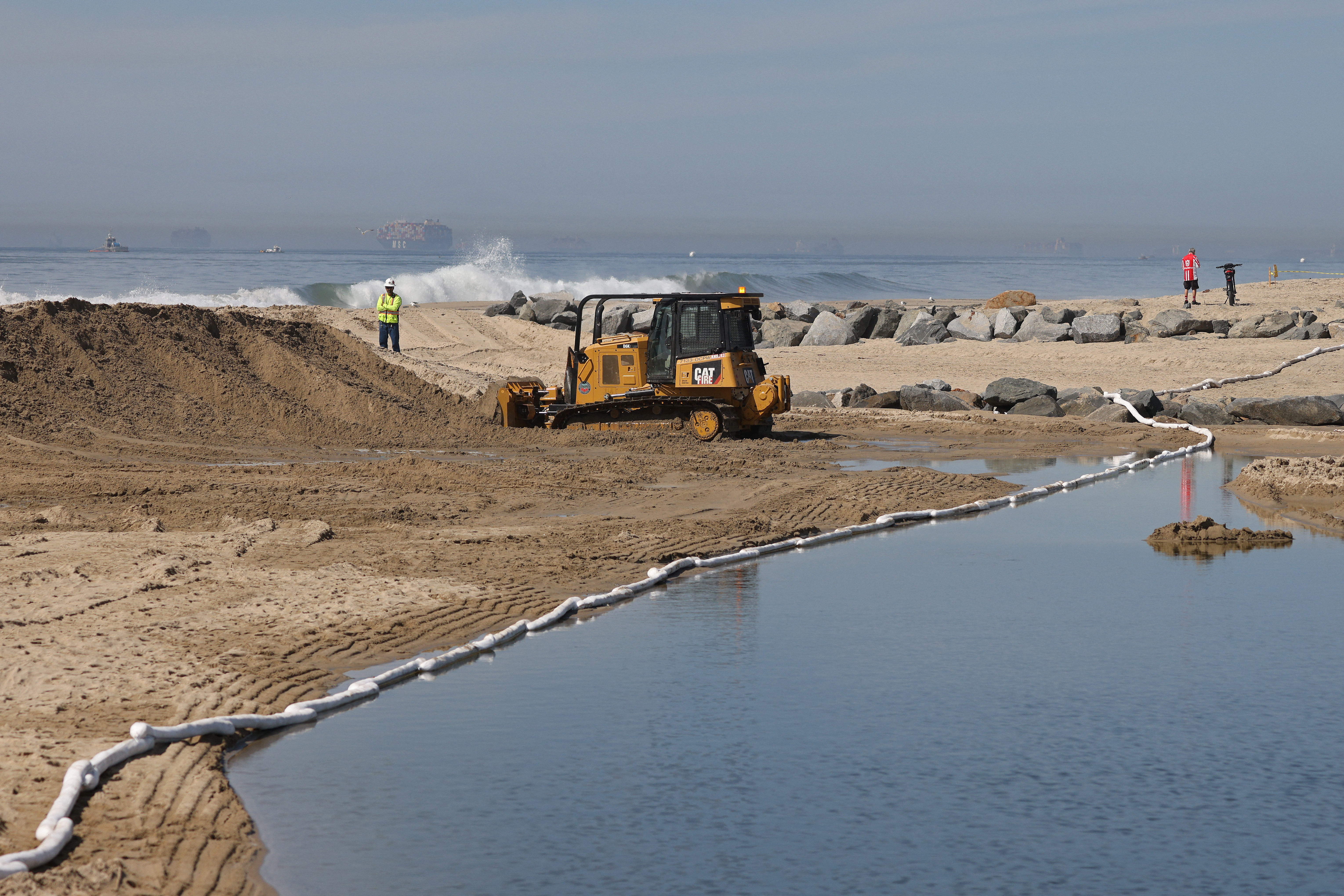 Major Oil Spill Fouls Southern California Beaches