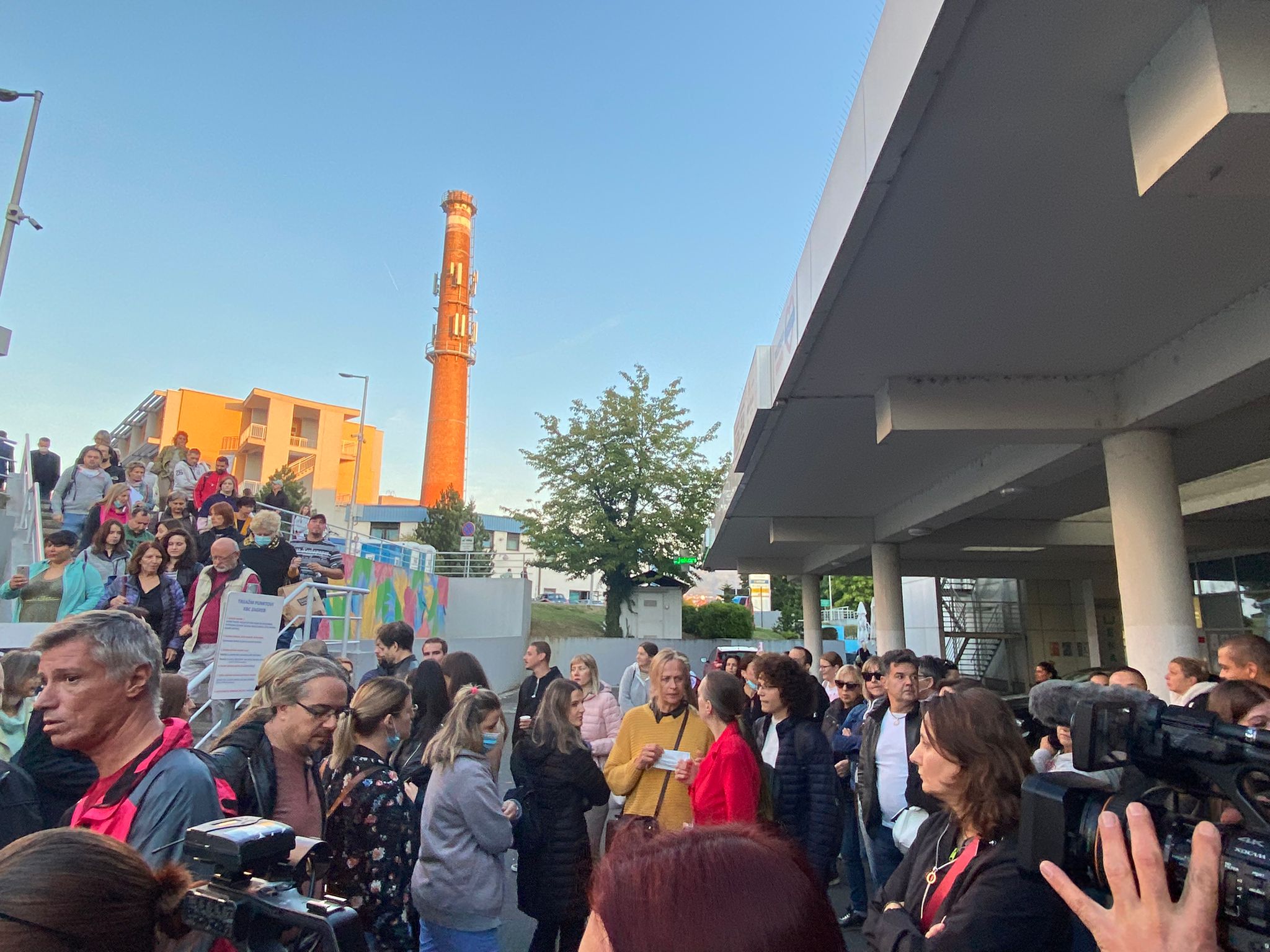 covid potvrde, rebro, prosvjed