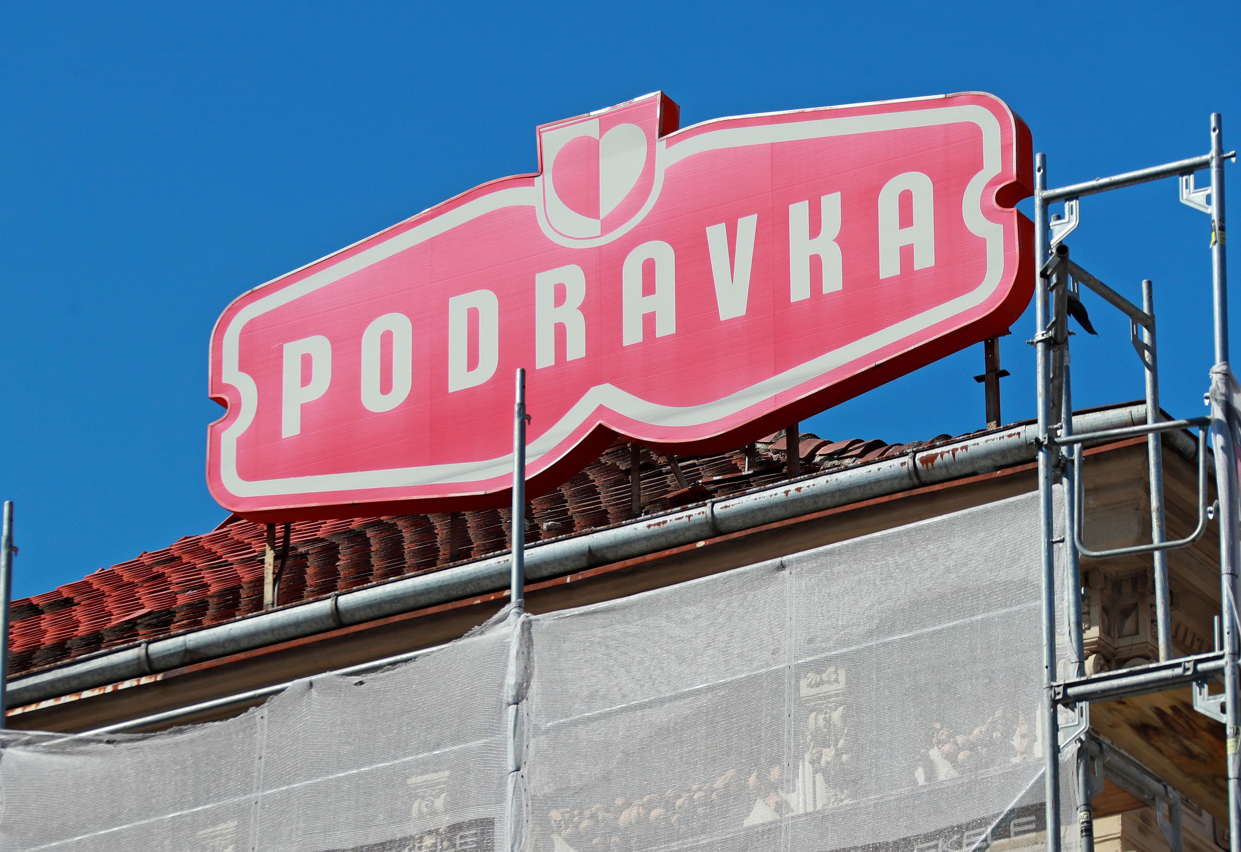 Jedna od rijetkih reklama u centru Zagreba koja nije u digitalnom obliku