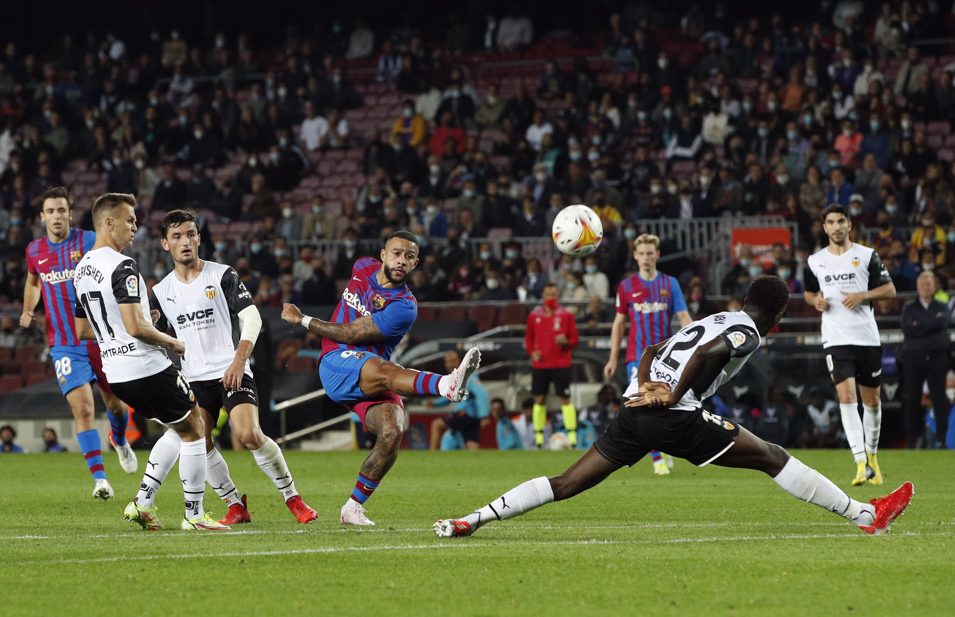 LaLiga - FC Barcelona v Valencia