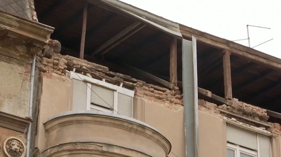 oštećena zgrada, potres