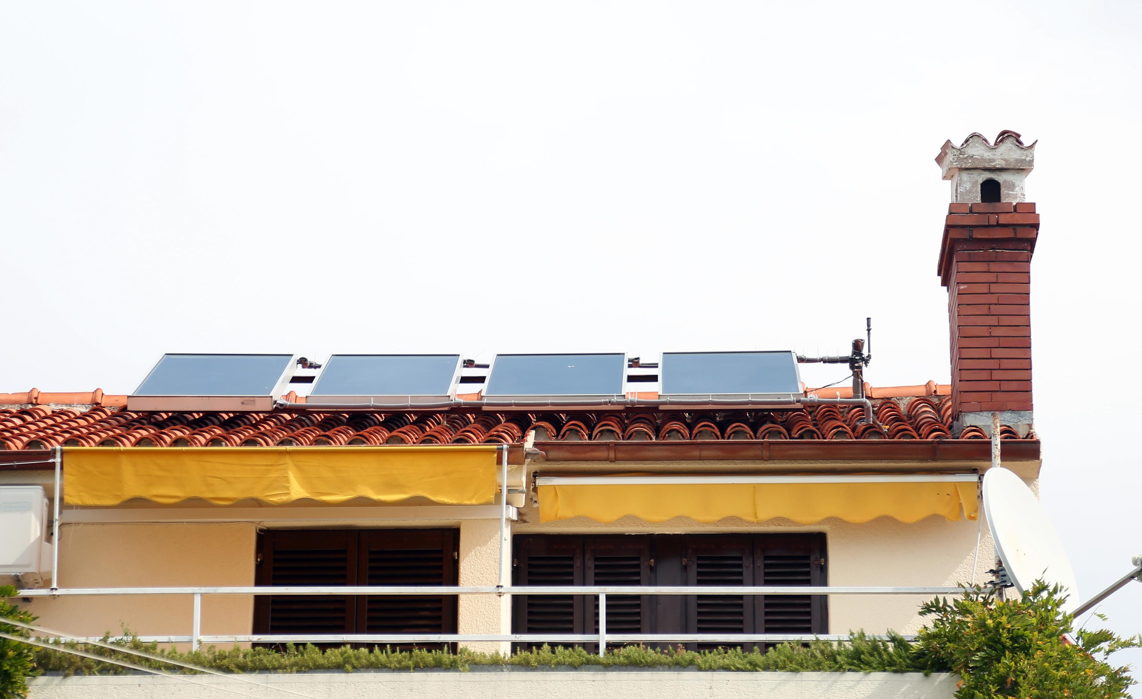 Solarne ploče na krovovima kuća