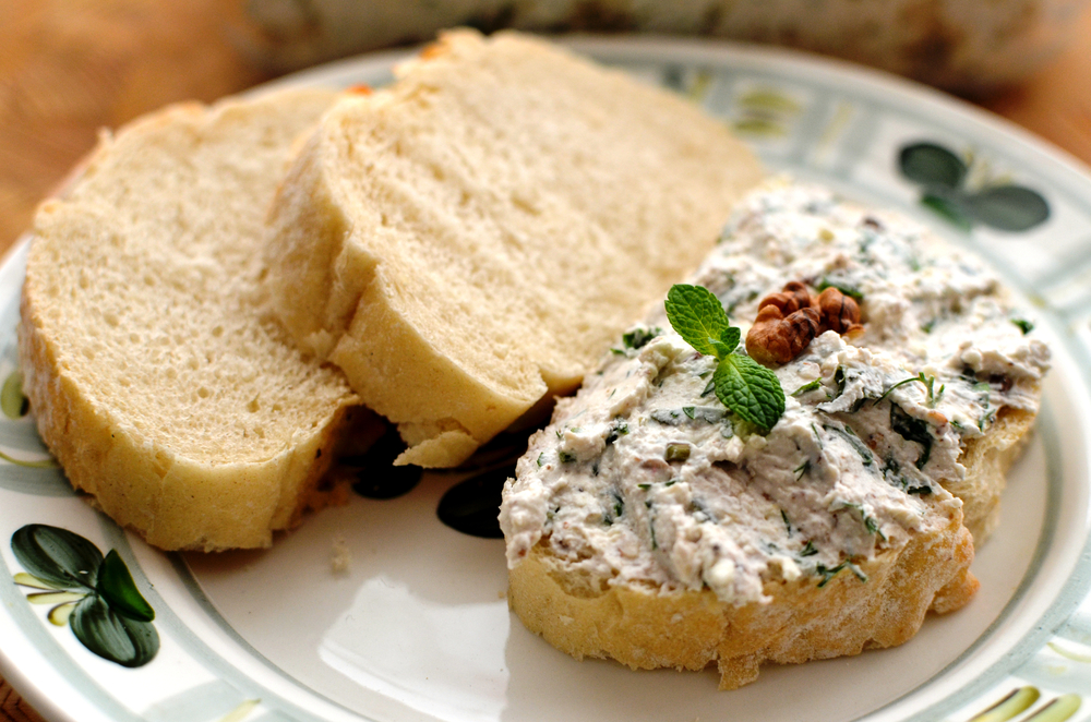 White,Cheese,/,Feta,Cheese,Pate,With,Walnuts,And,Mint