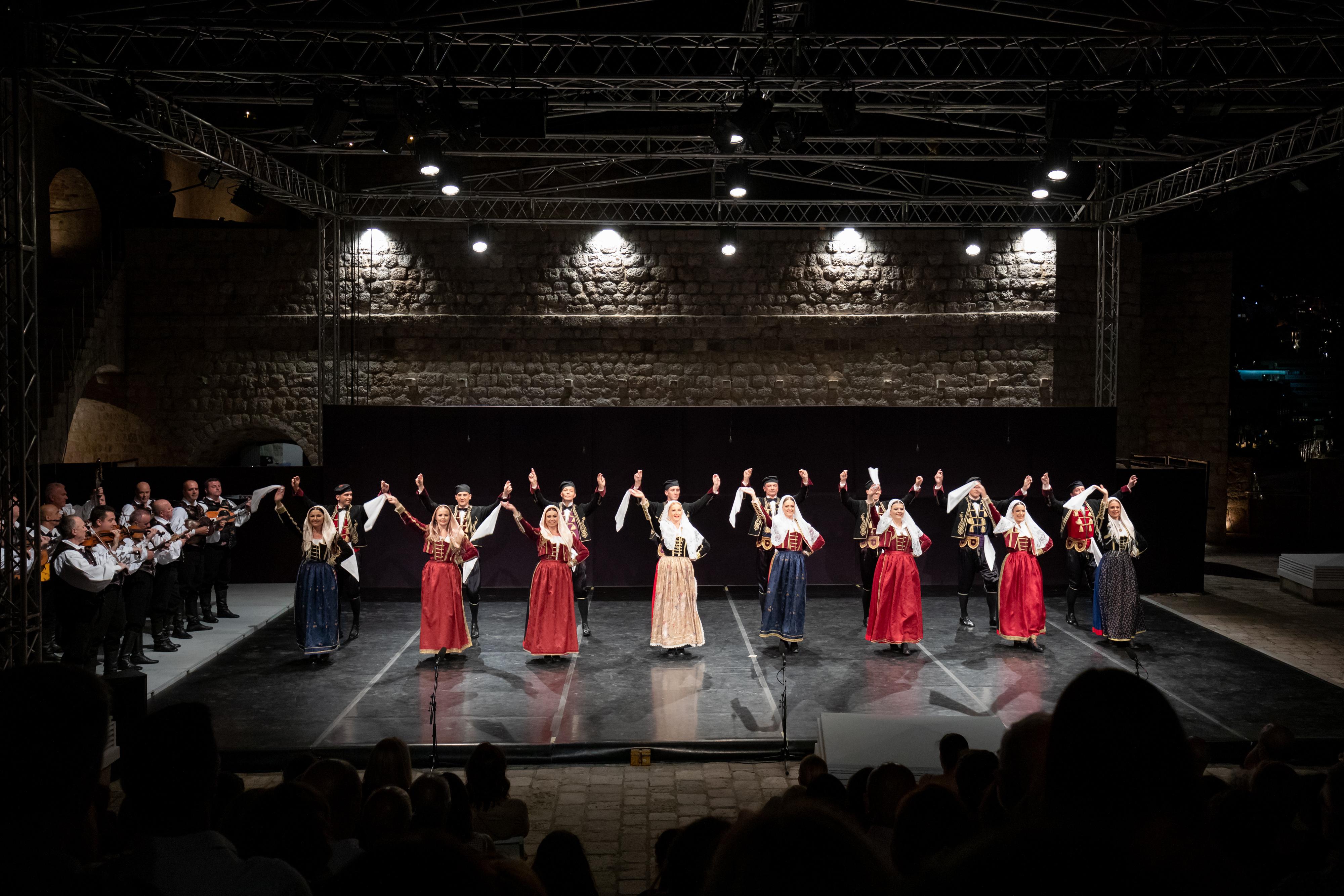 Dubrovnik: Nastup Folklornog ansambla Lado na Dubrovačkim ljetnim igrama