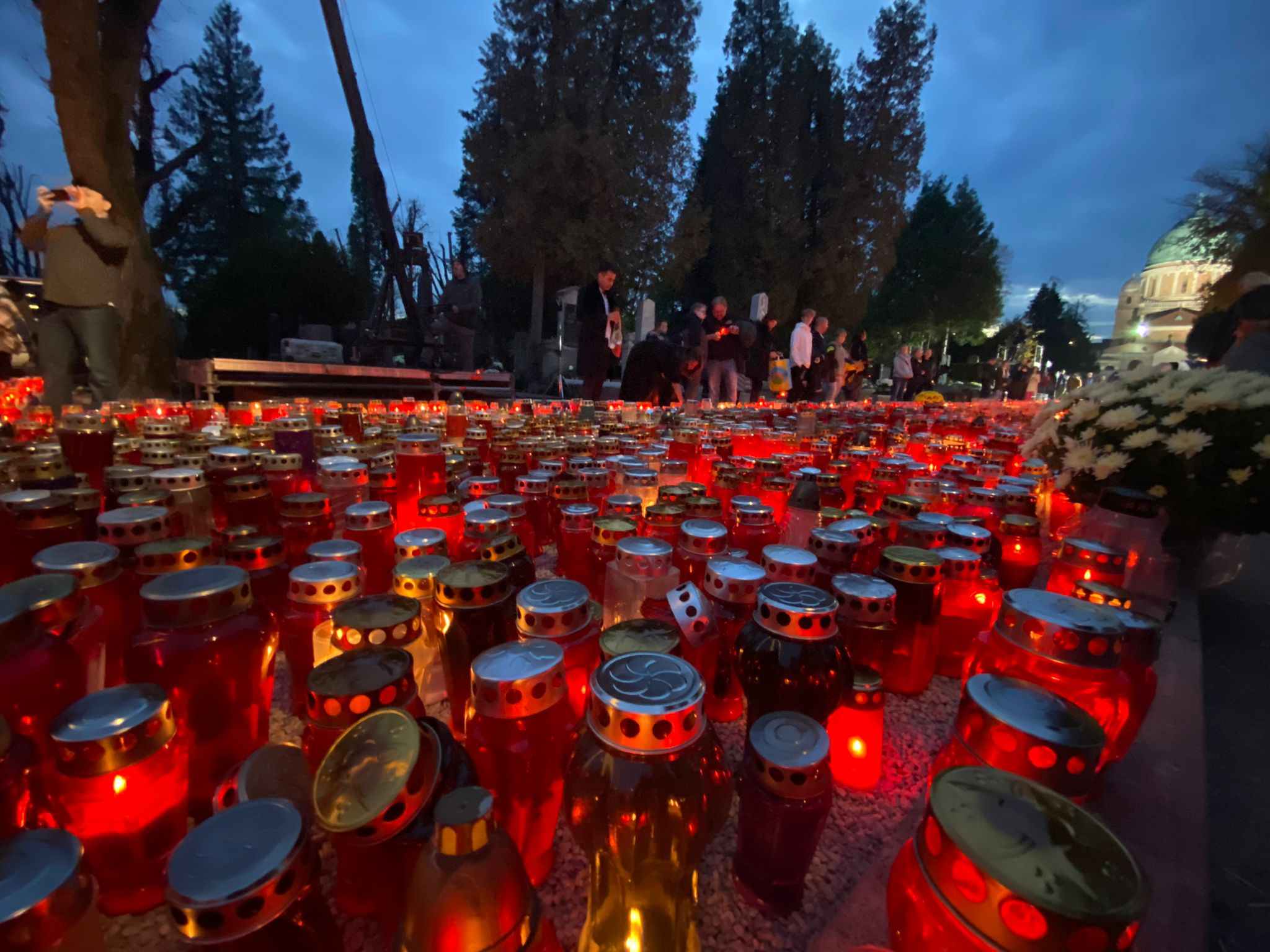 Mirogoj navečer, Svi sveti