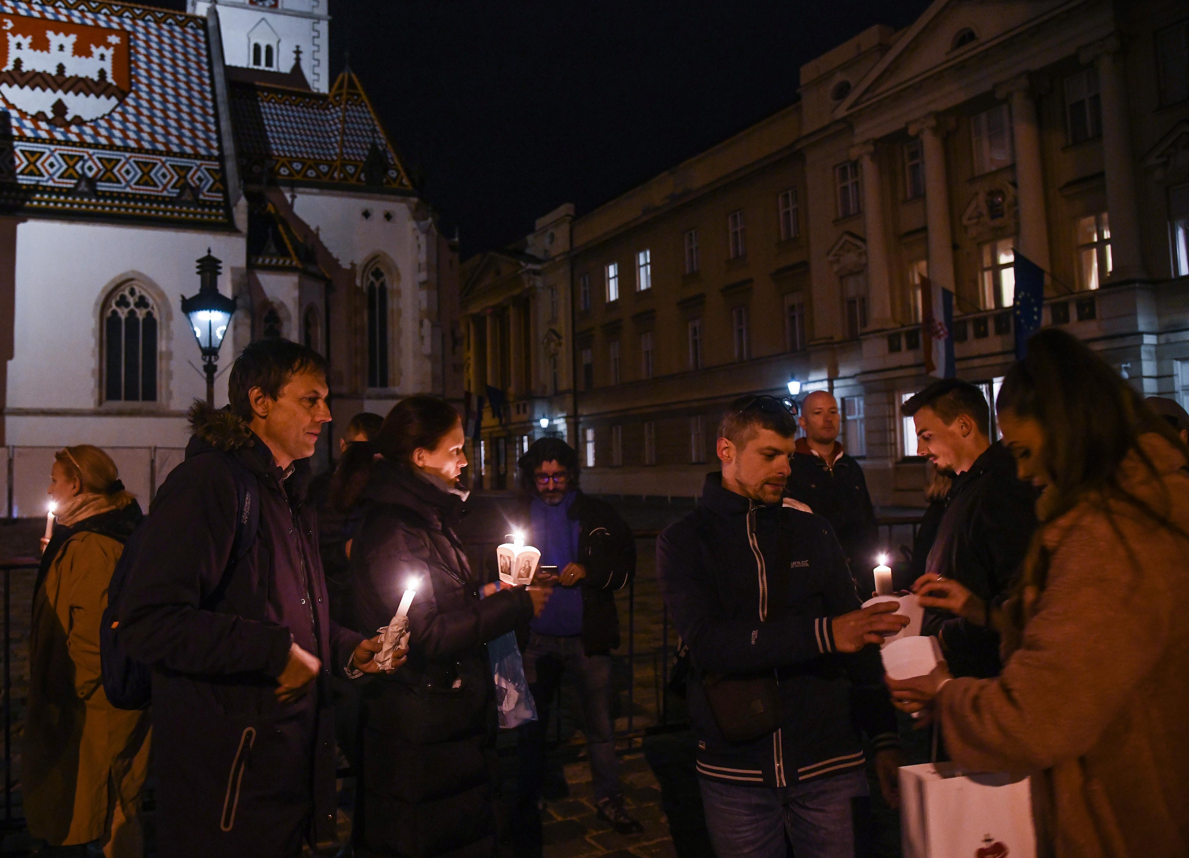 Zagreb: Na Trgu svetog Marka održan je prosvjed zbog sve strožih epidemioloških mjera