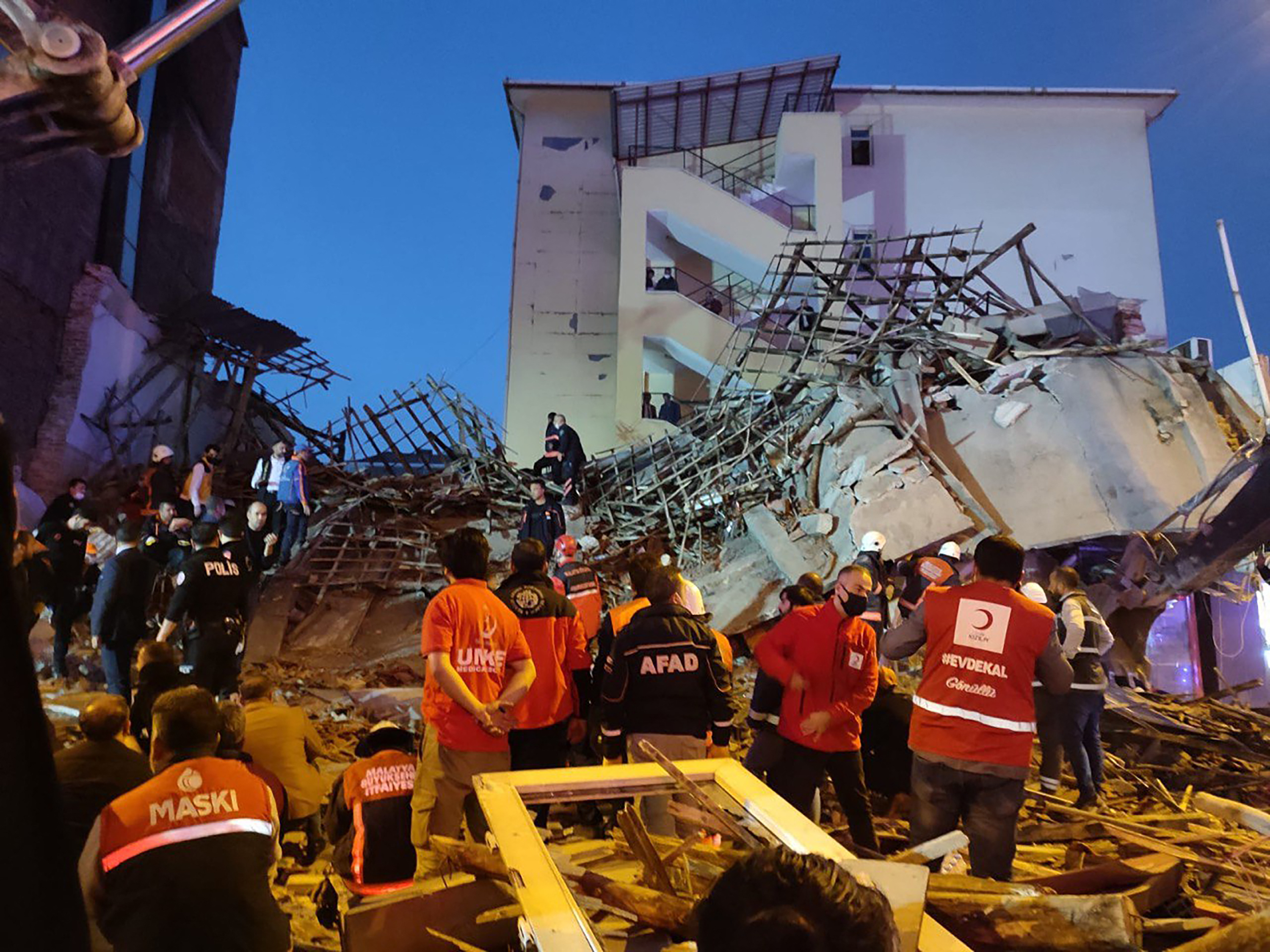 TURKEY-ACCIDENT-BUILDING-COLLAPSE