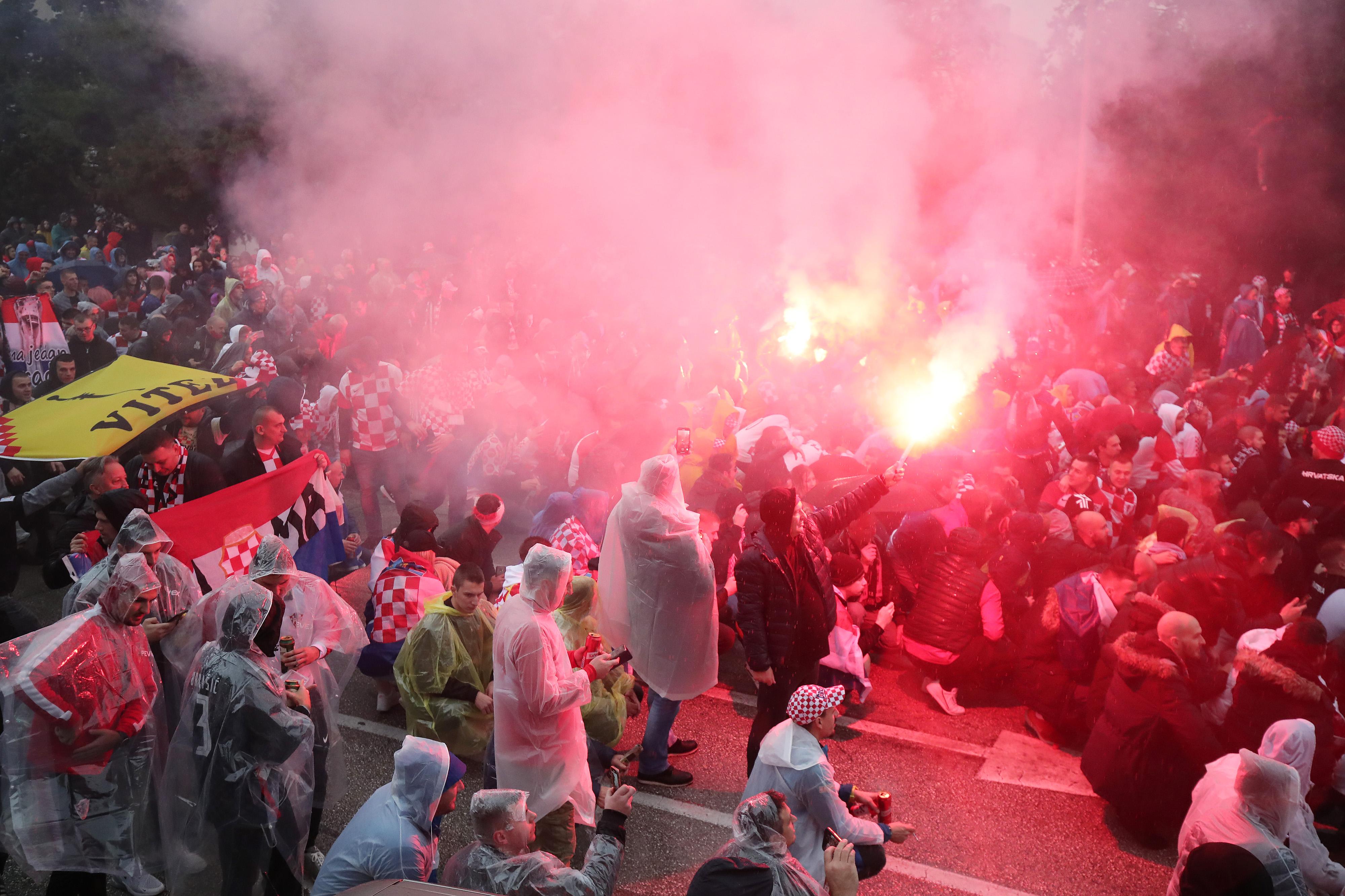 Največi hrvatski korteo u povijesti, 10 tisuća navijača s rive stiglo na Poljud