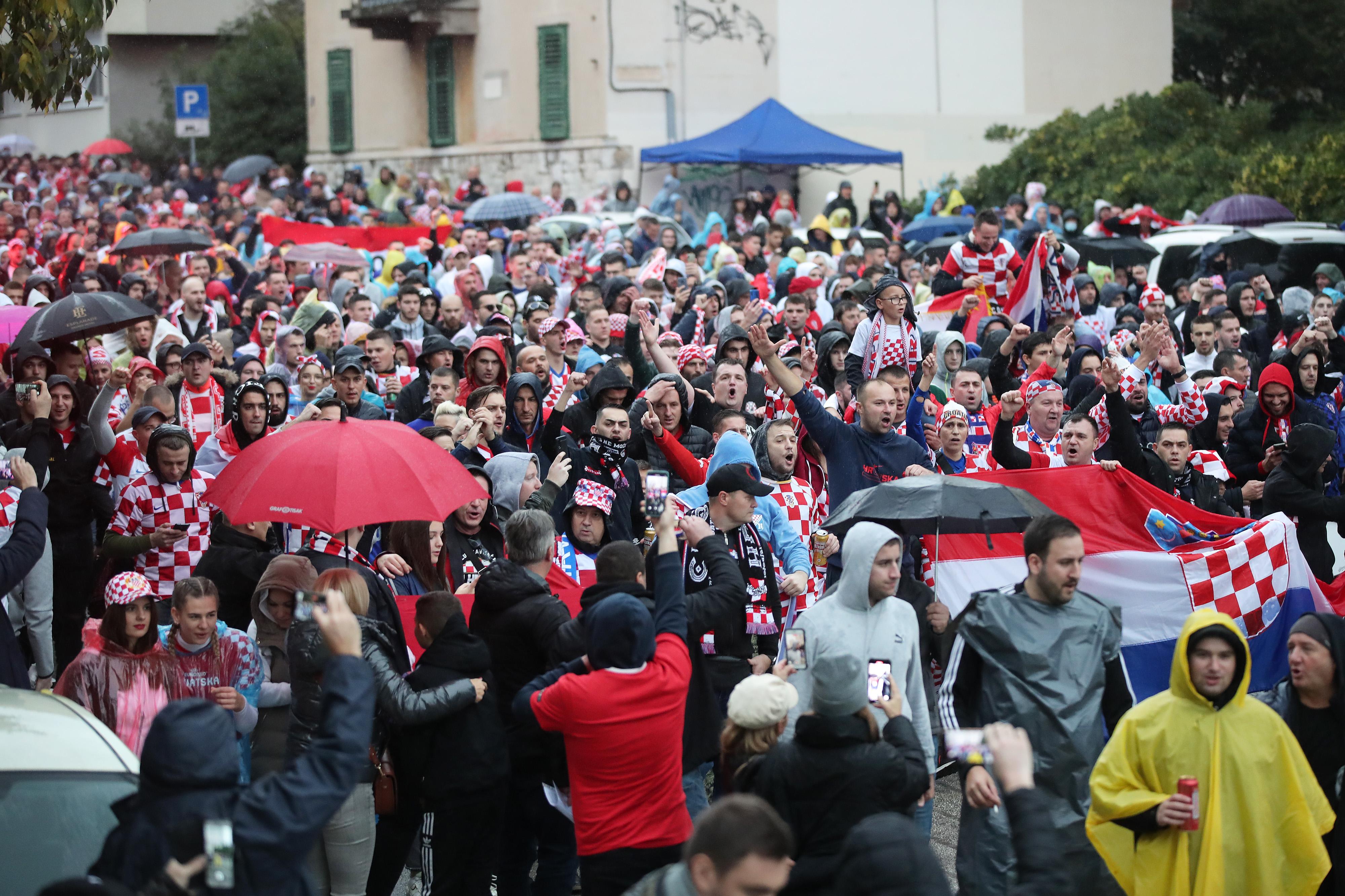 Največi hrvatski korteo u povijesti, 10 tisuća navijača s rive stiglo na Poljud