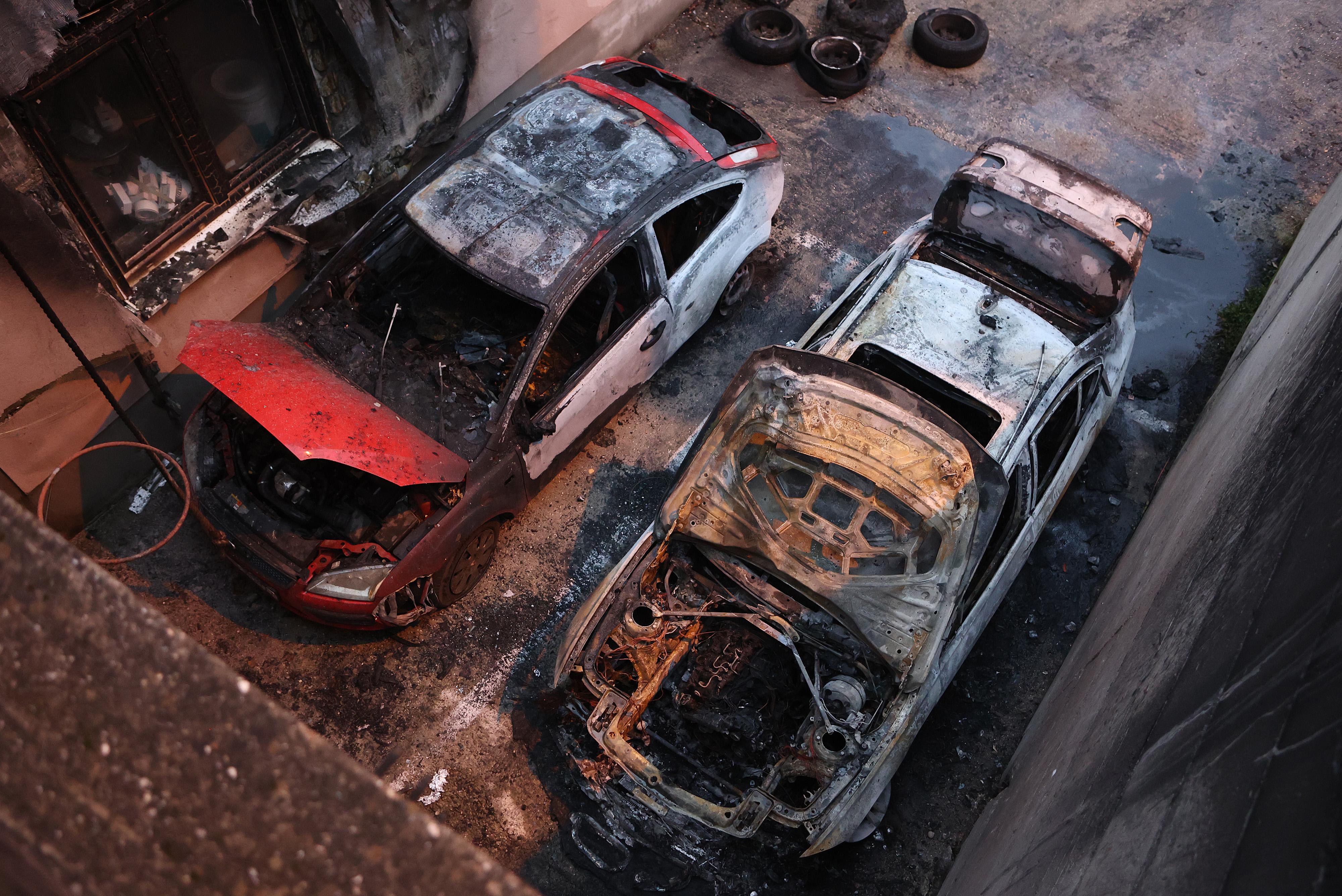 Zagreb: Izgorjela dva automobila u Vrapču