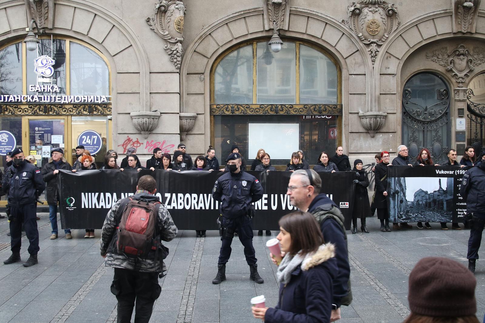 Žene u crnom, Beograd