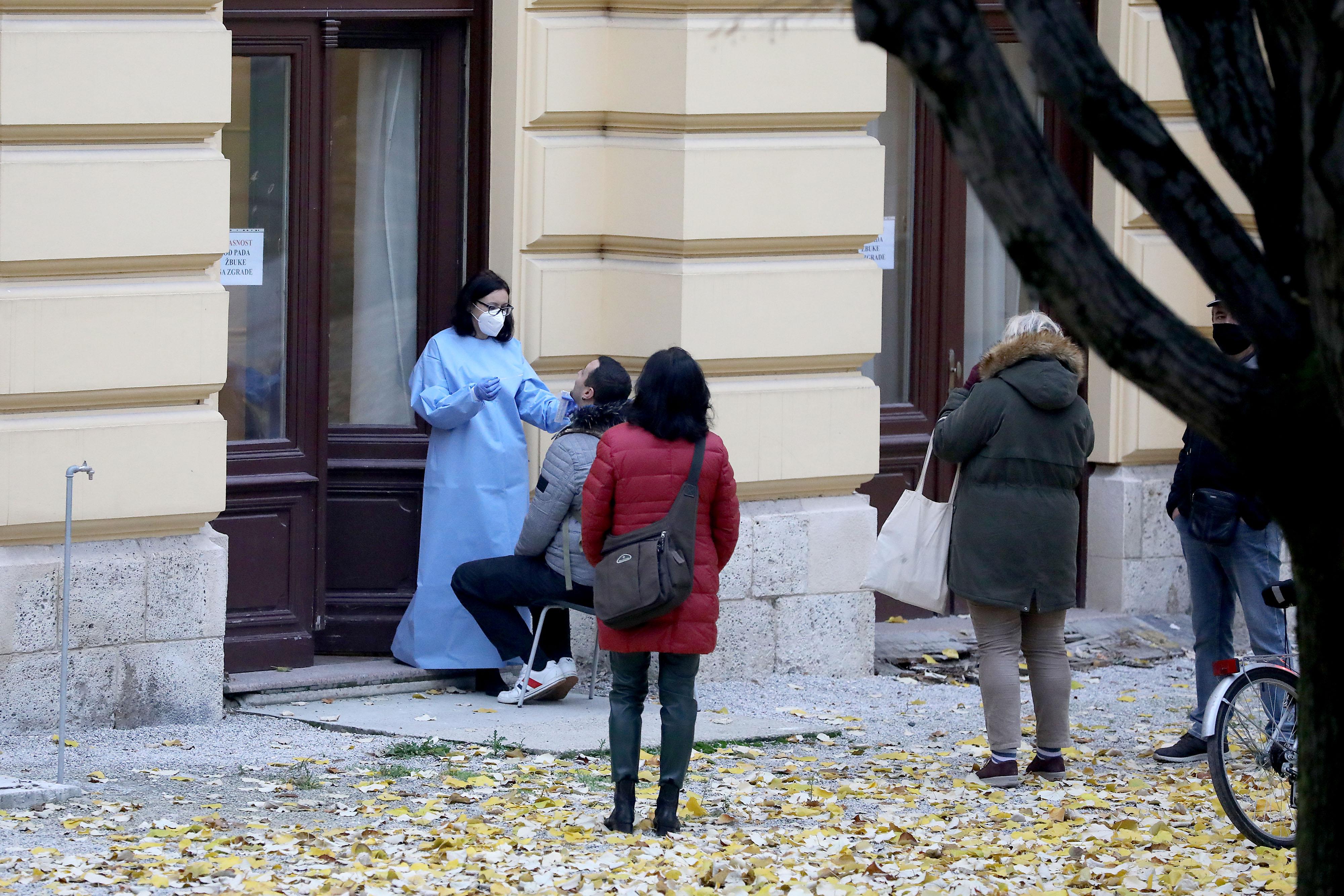 Zagreb: Testiranje u parku ispred Umjetničkog paviljona