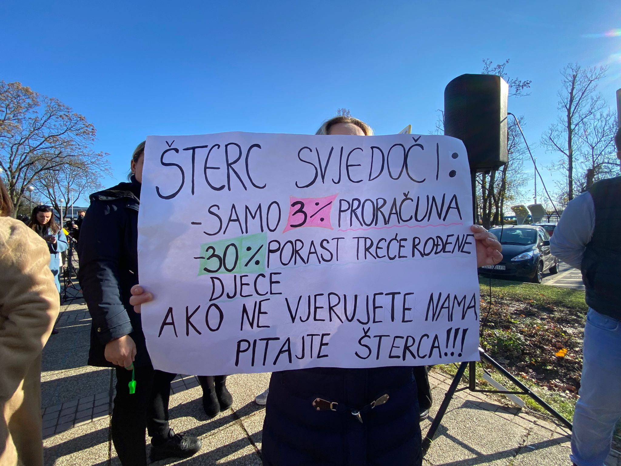 prosvjed, roditelji-odgojitelji