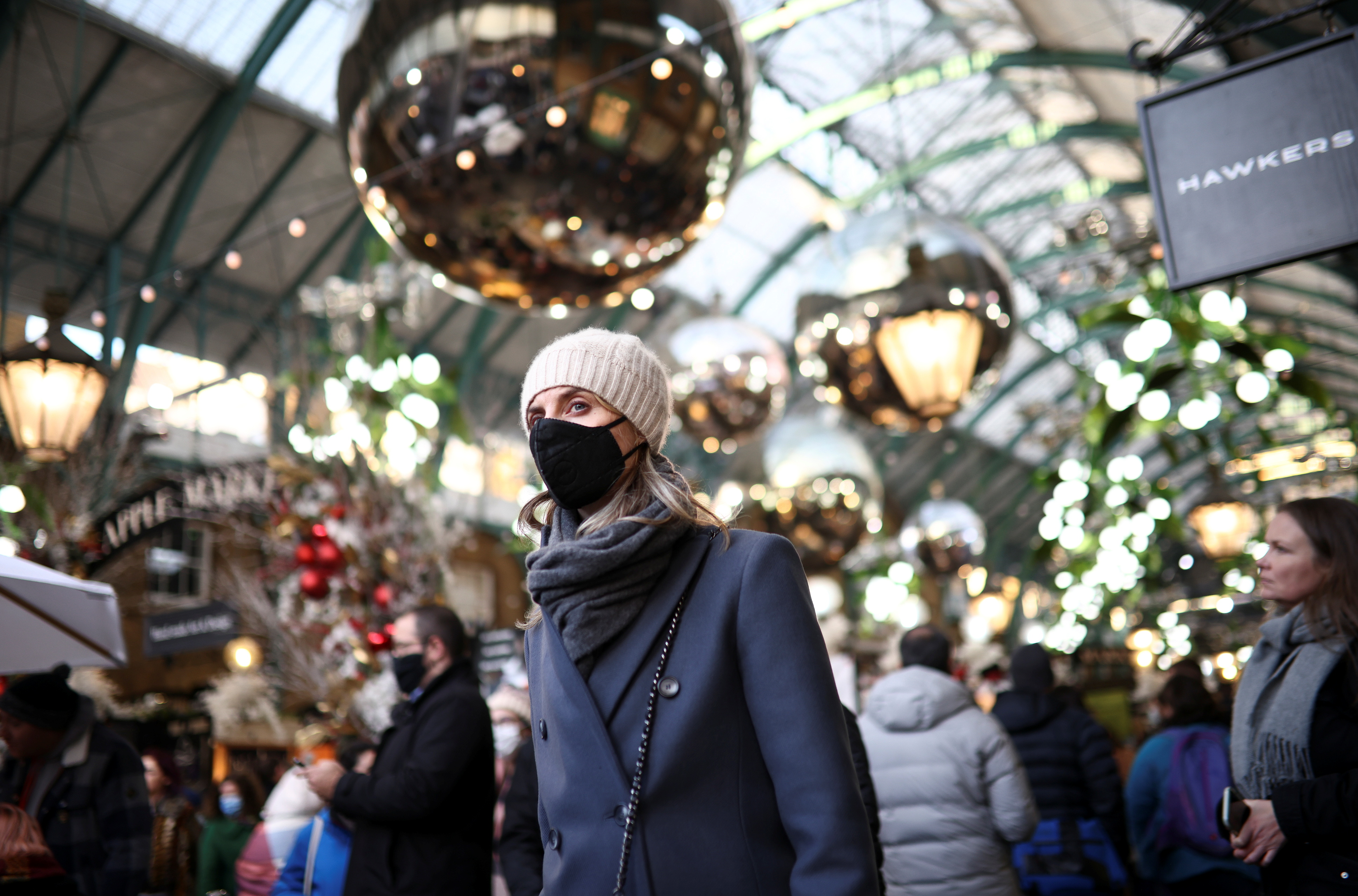 PANDEMIJA, koronavirus, žena, maska, ljudi