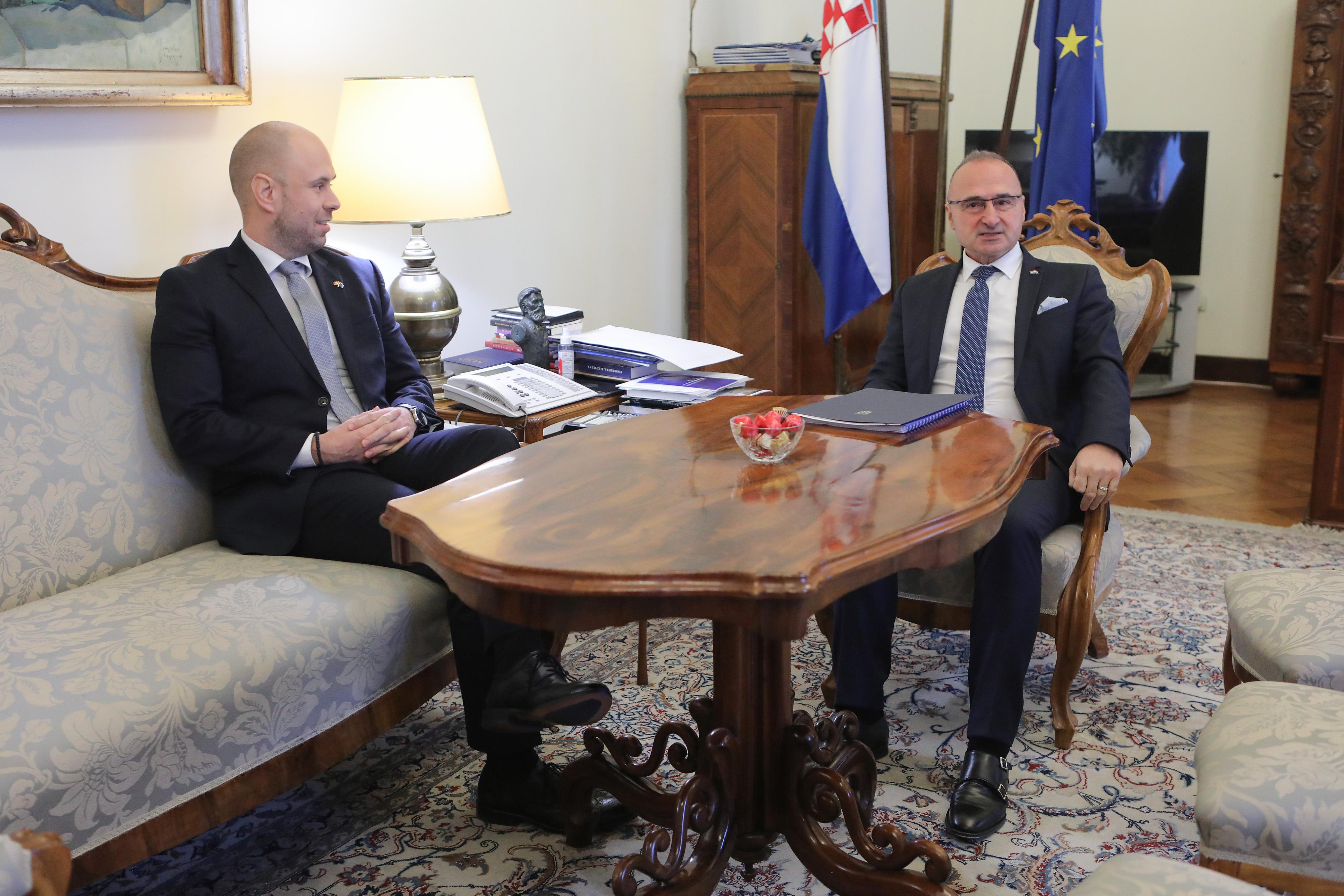 Zagreb: Ministar Gordan Grlić Radman sastao se s crnogorskim kolegom Đorđem Radulovićem