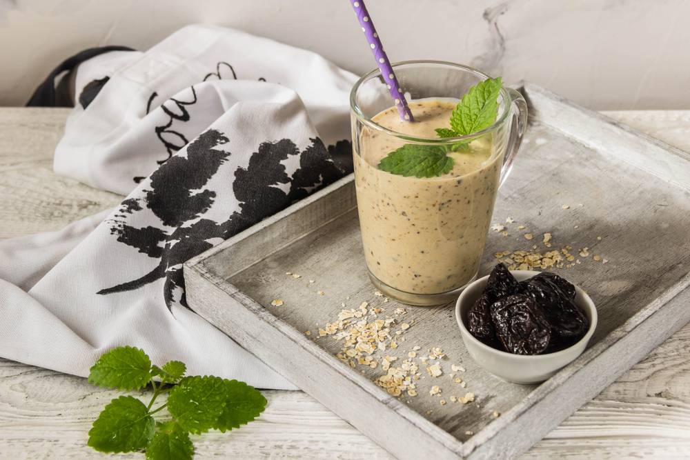 Healthy,Breakfast,Smoothie,With,Prunes.