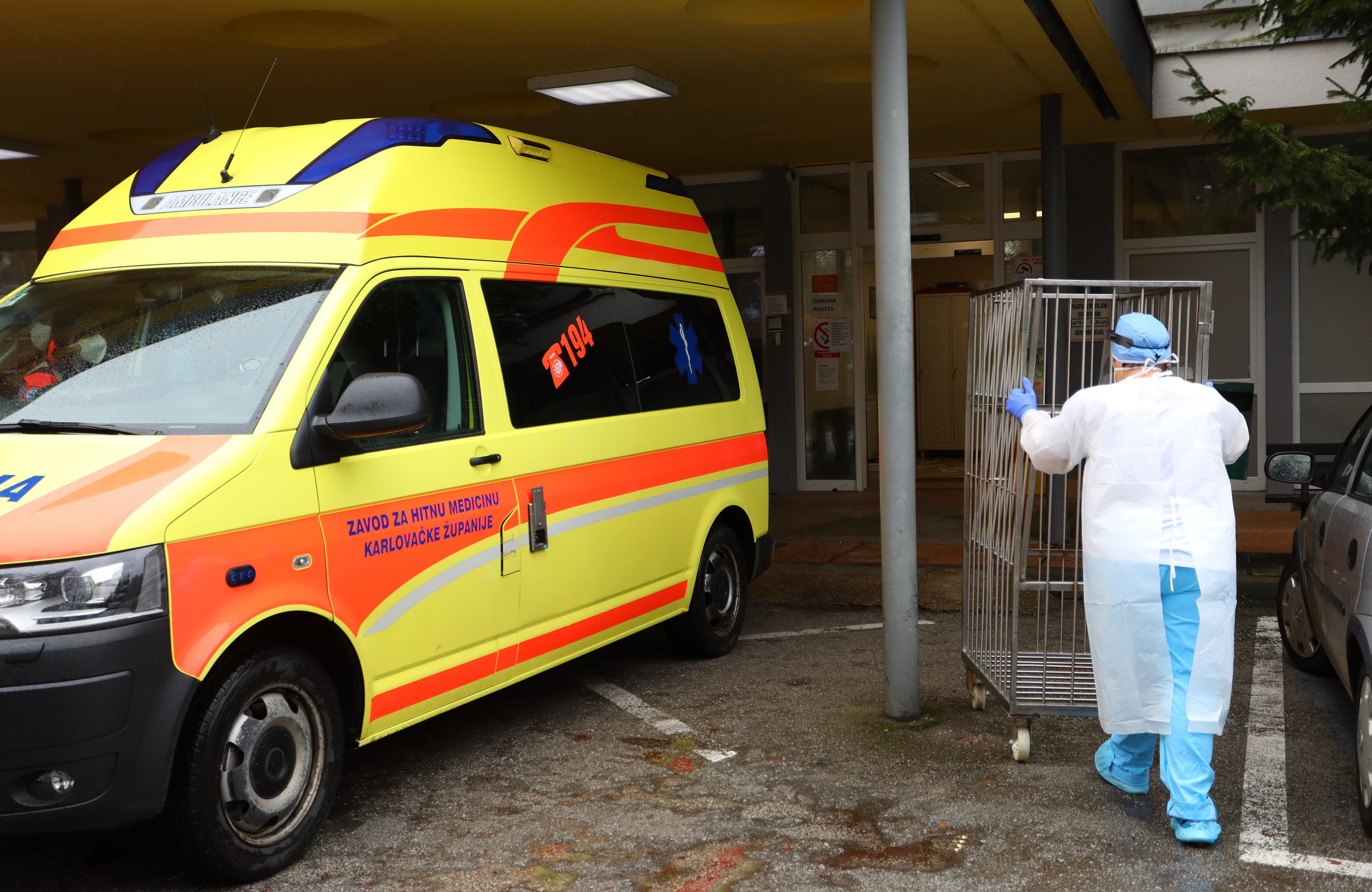Na covid odjelu u Općoj bolnici Karlovac trenutno se liječi 50-tak covid pozitivnih osoba