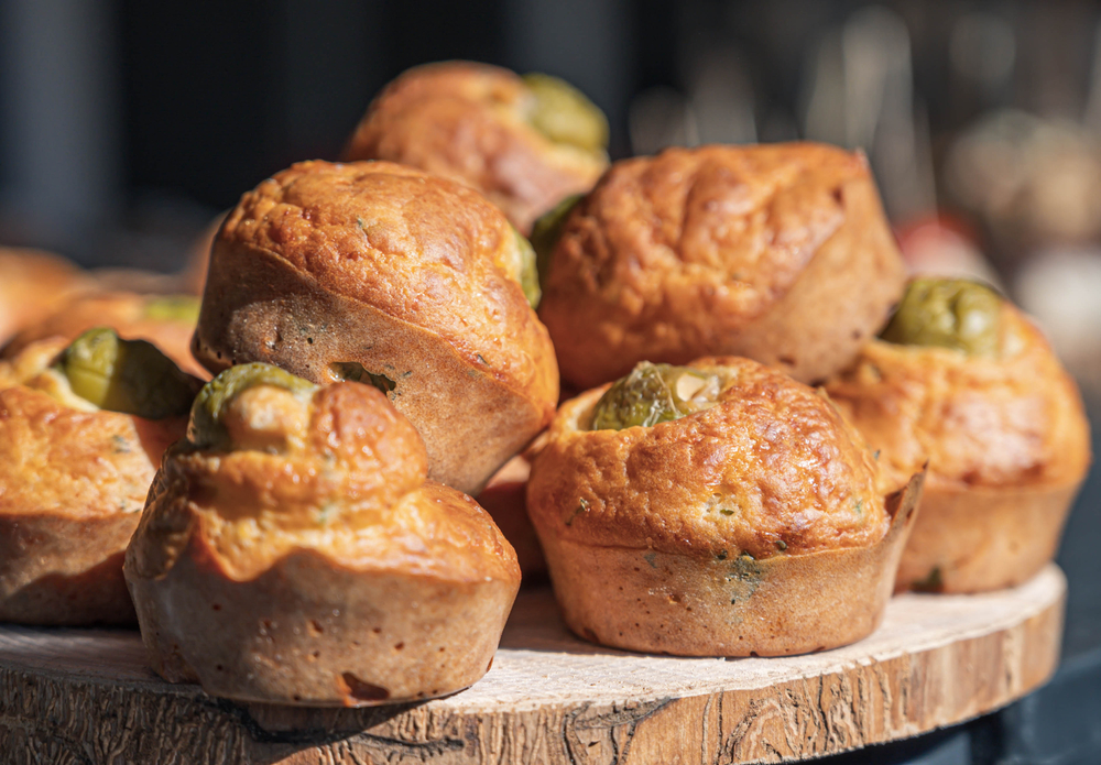 Cupcakes,With,Cheese,,Olives,And,Herbs,Served,On,Wooden,Tray.