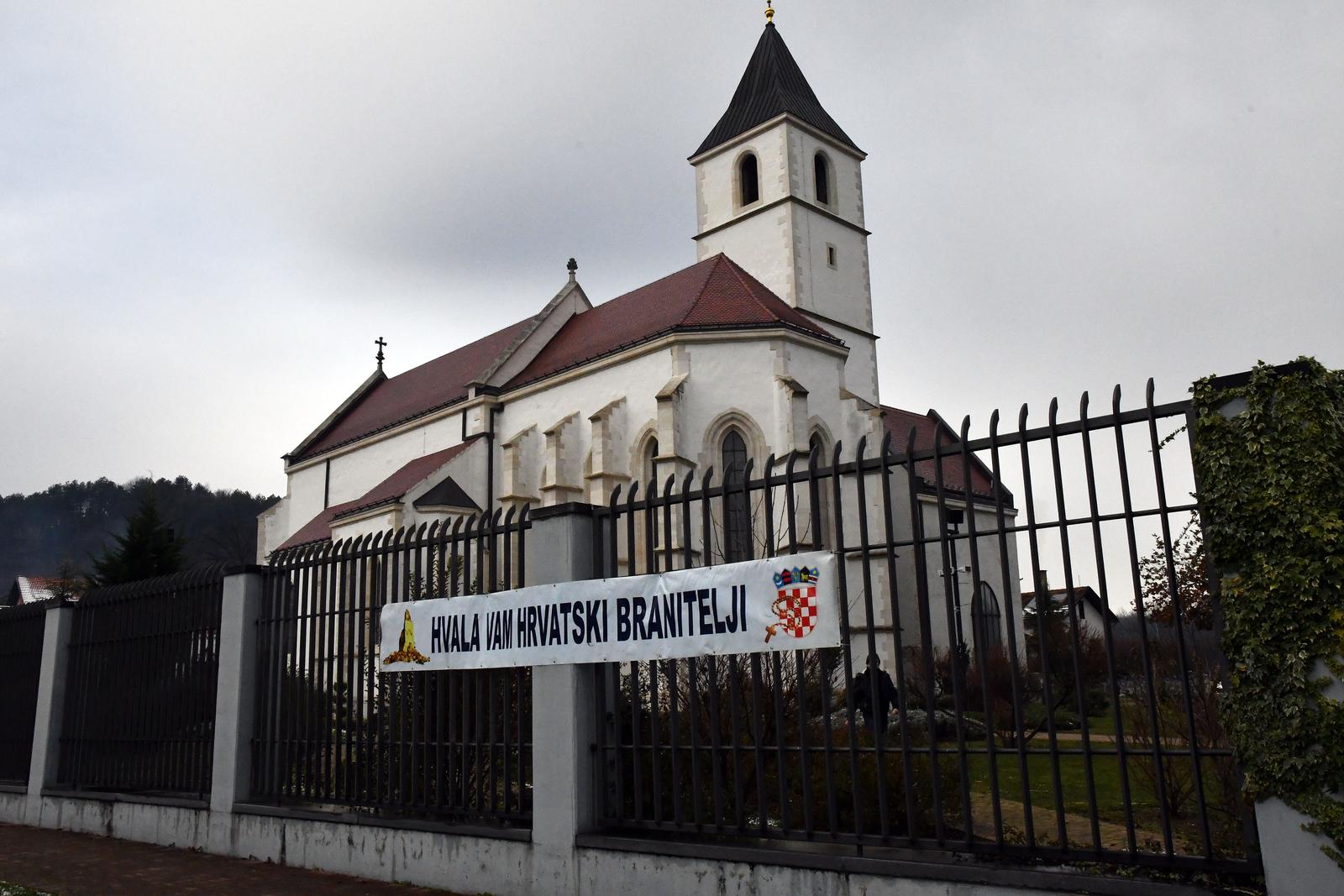 Voćin: Predsjednica Grabar-Kitarović na obilježavanju 28. obljetnice žrtava Voćina u Domovinskom ratu