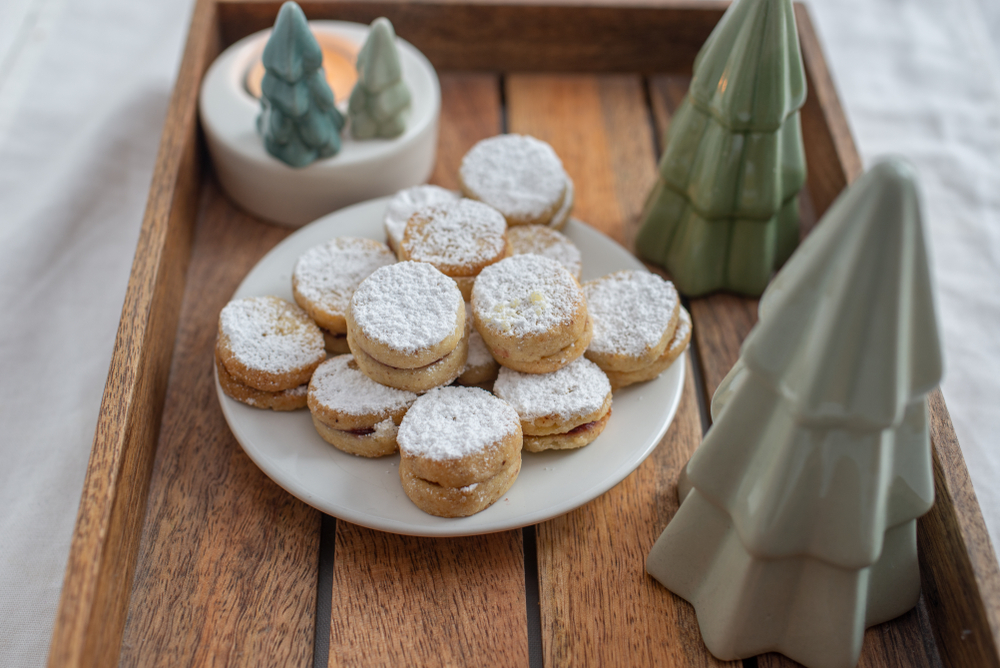 Home,Made,Sweet,Vanilla,Christmas,Cookies,With,Jam,Filling