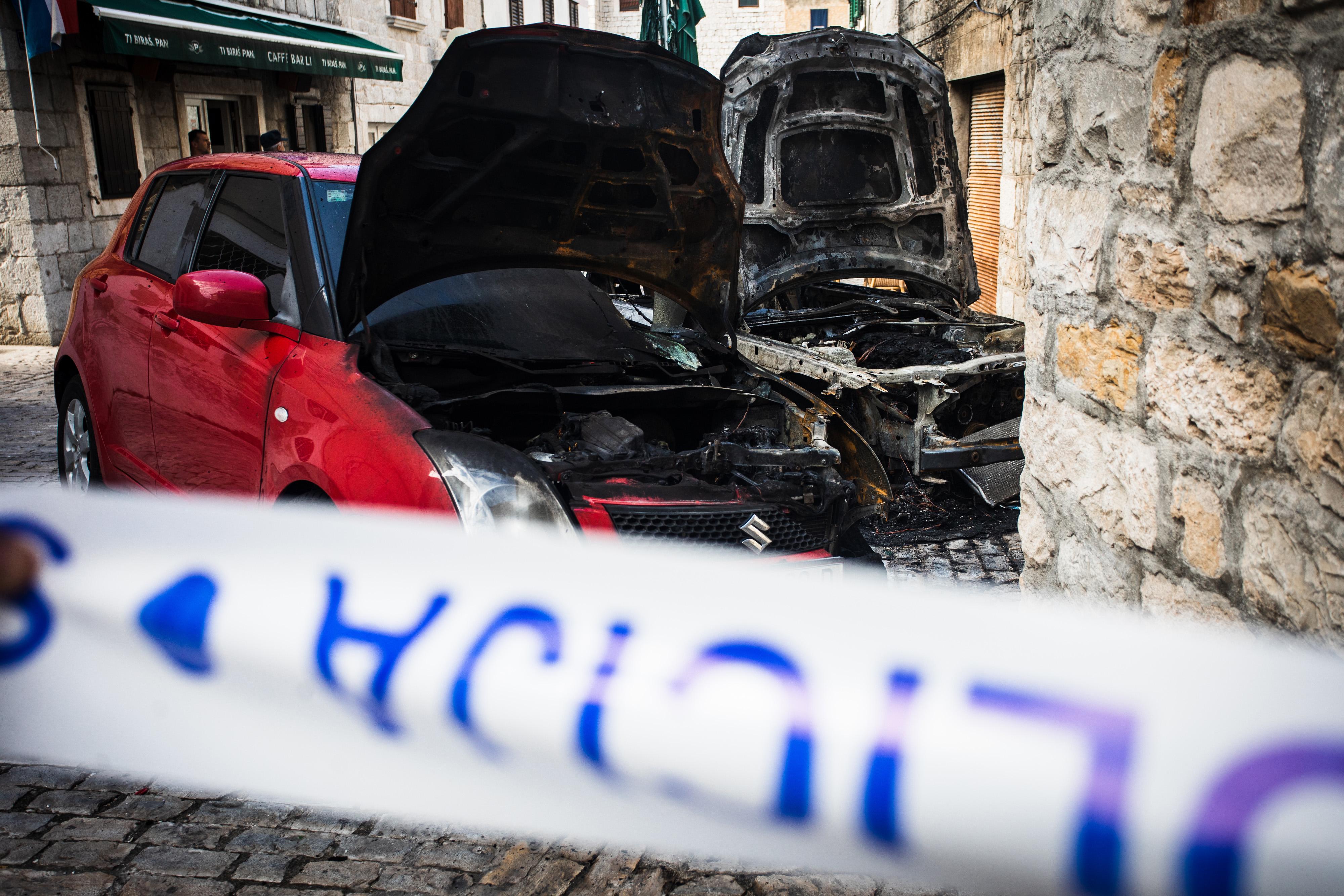 Kaštel Lukišić: Tijekom noći u potpunosti izgorio automobil