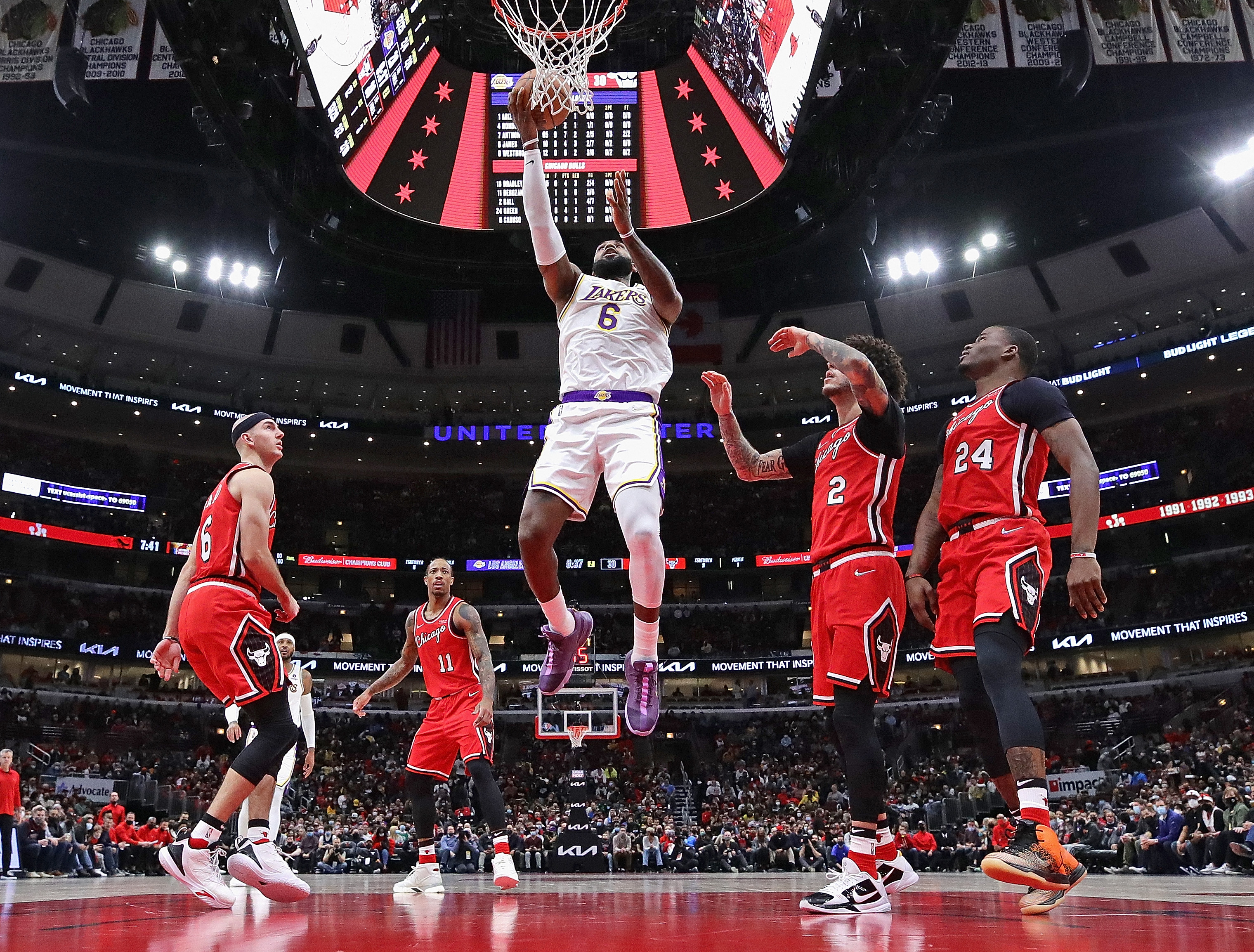 Los Angeles Lakers v Chicago Bulls