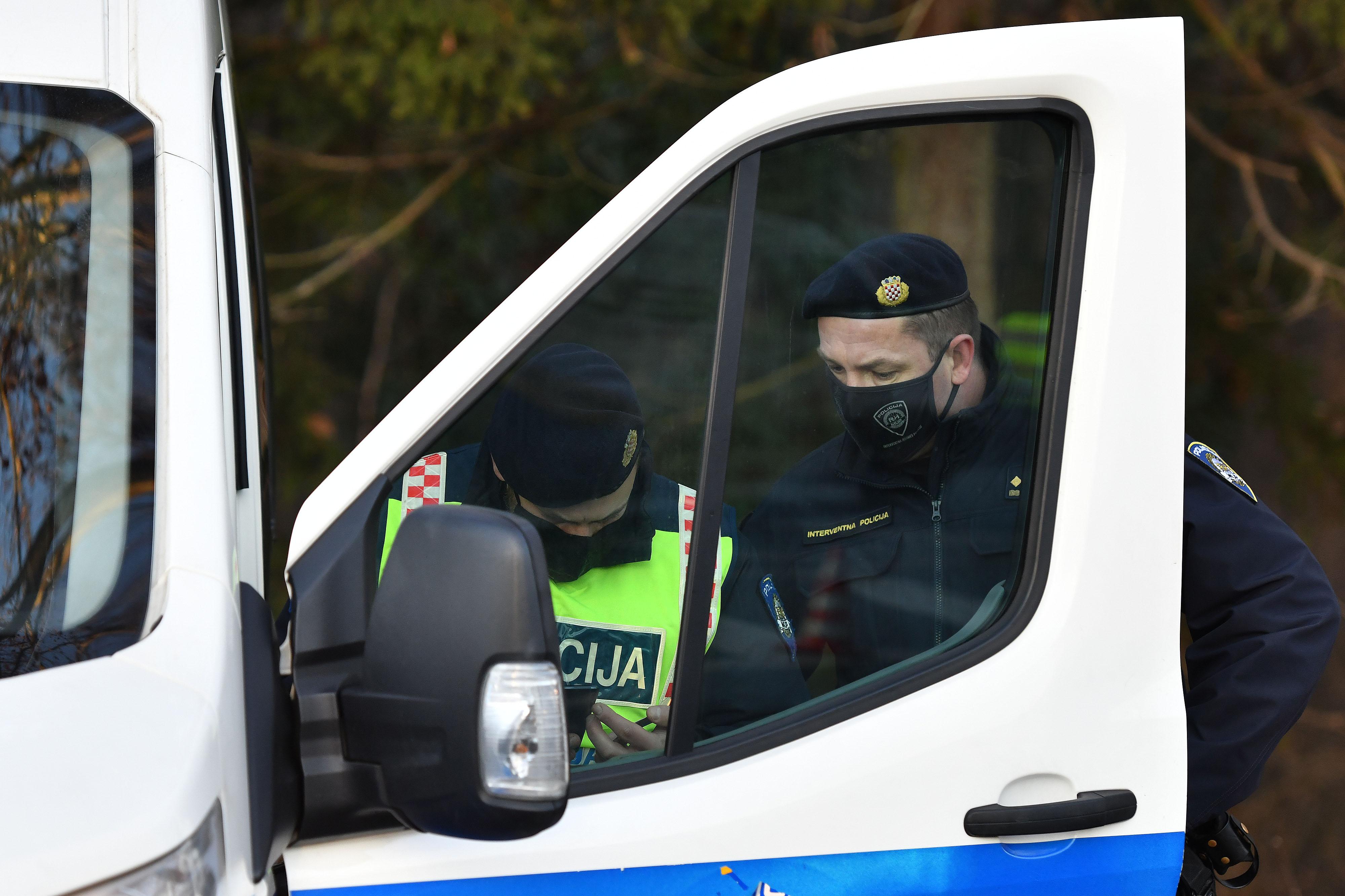 Policija, policajci,