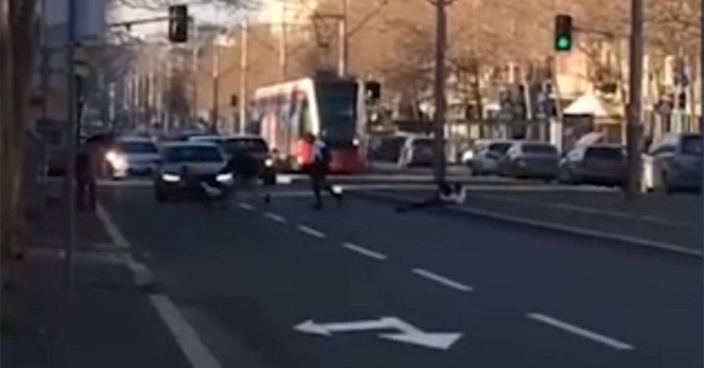 1641145549-f_23203755_1024