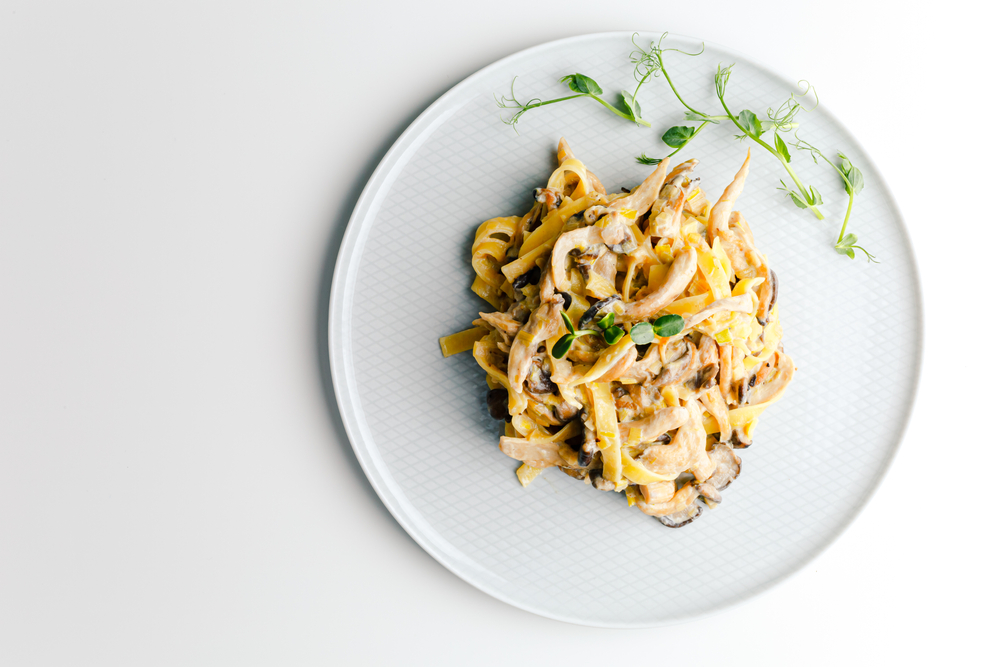 Fusilli,Pasta,With,Oyster,Mushrooms,,Chicken,,Cream,Sauce,And,Cheese.