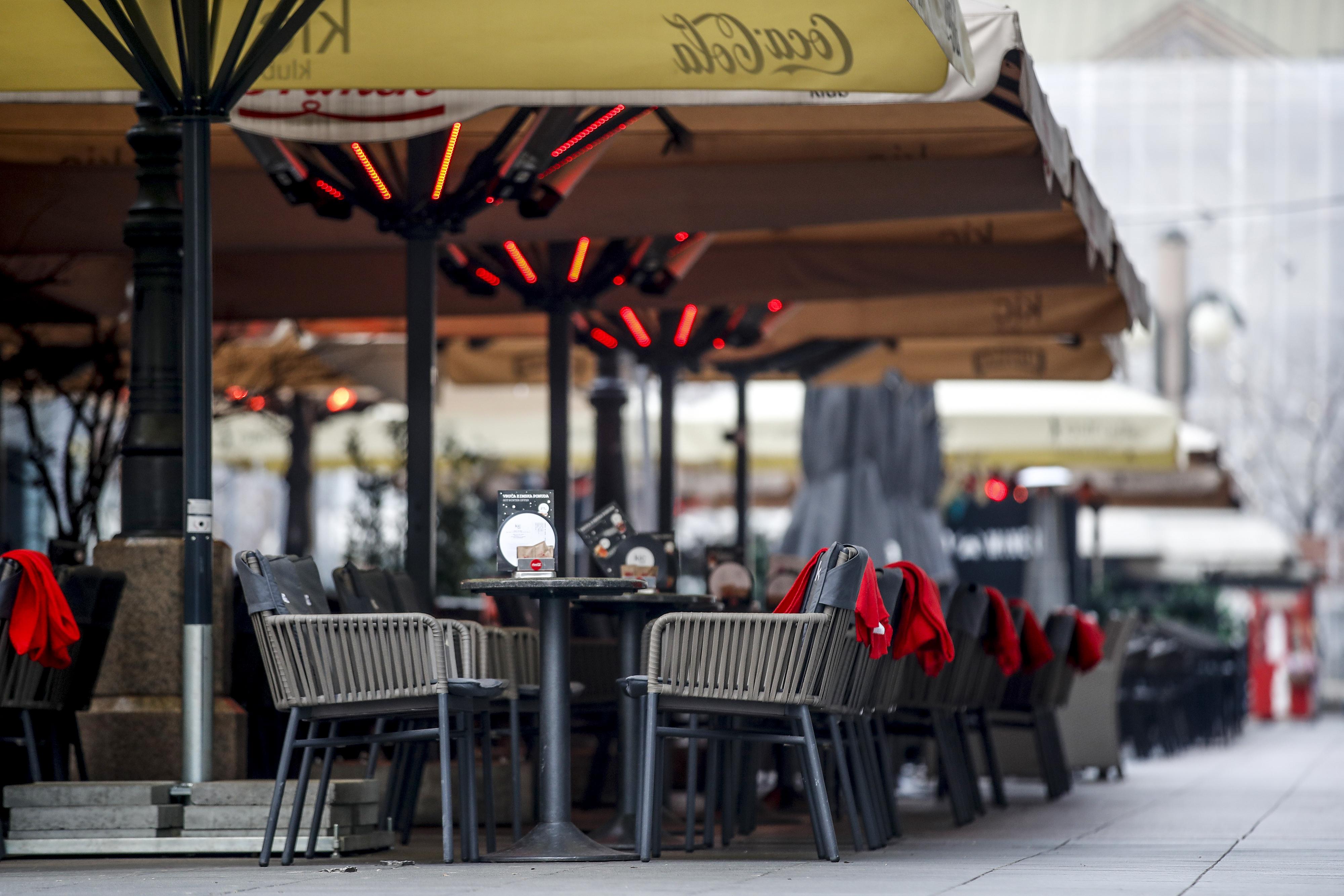 kafić, ugostitelji, korona, covid, hladnoća, zima, terasa