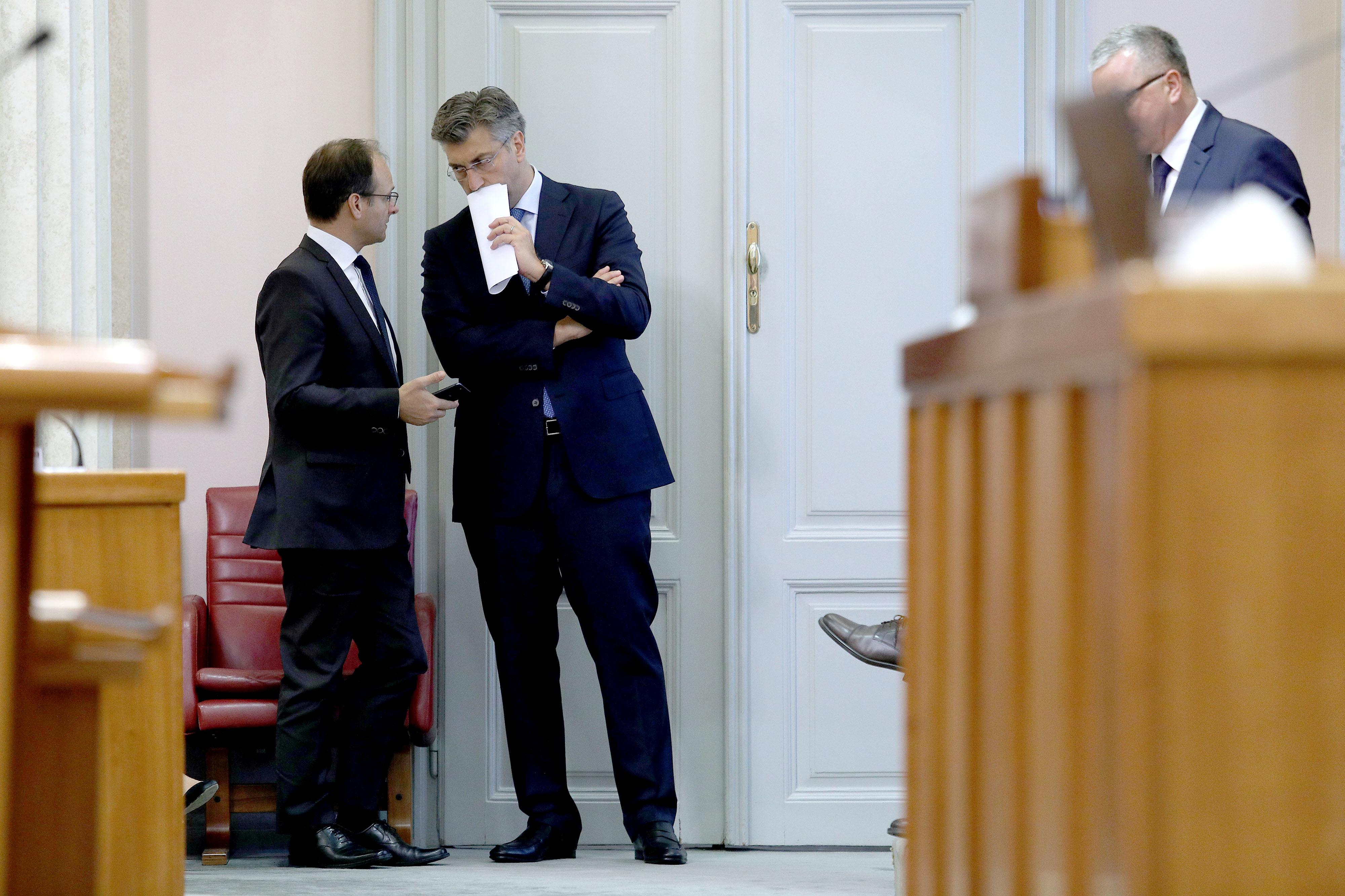 Andrej Plenković, Zvonimir Frka Petešić