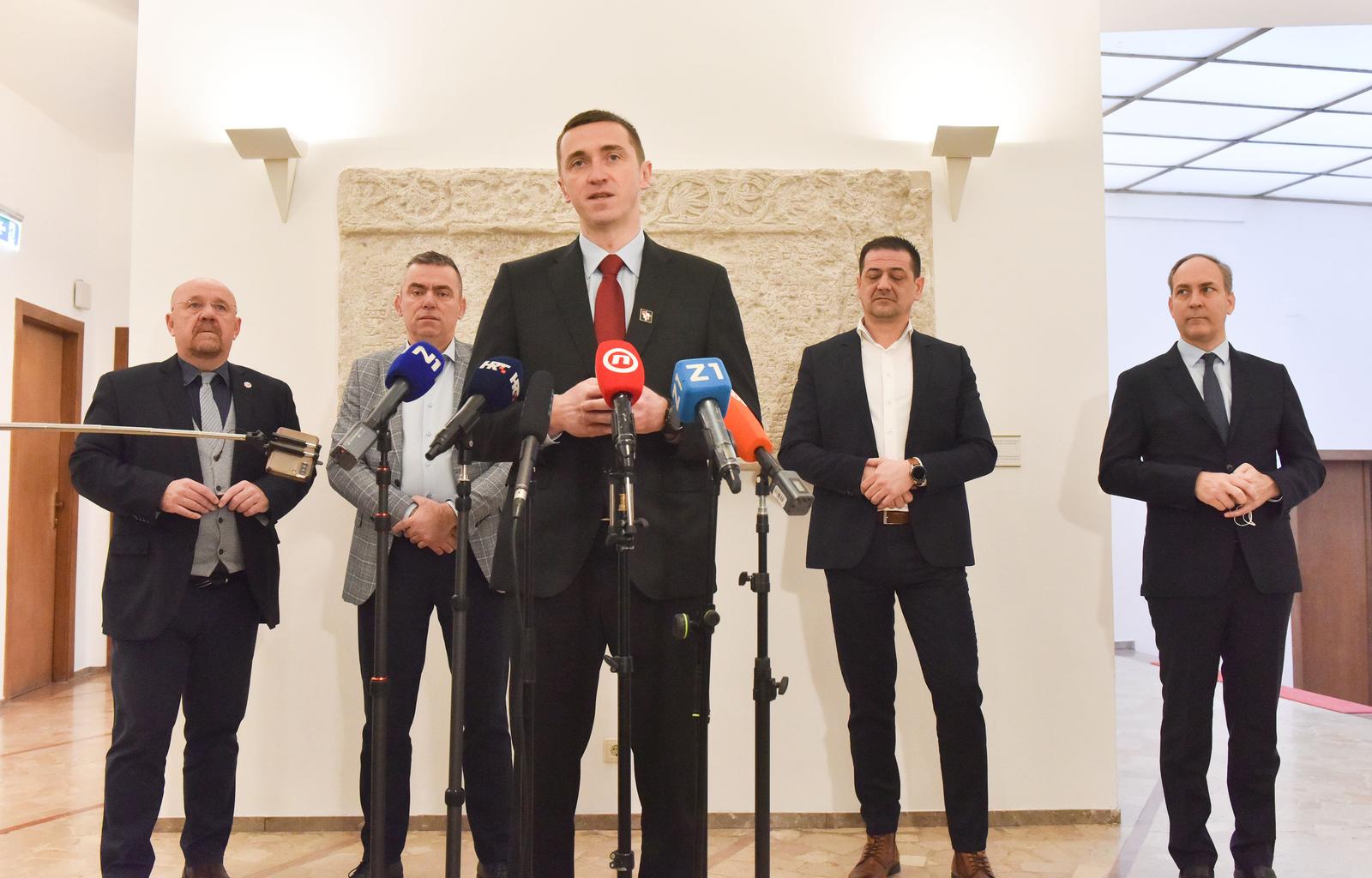 Zagreb: Ivan Penava obratio se javnosti vezano uz demografiju te popis stanovništva