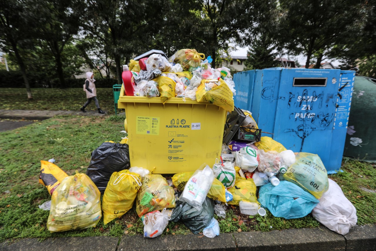 smeće, smeće zagreb, kontejneri, otpad, plastika