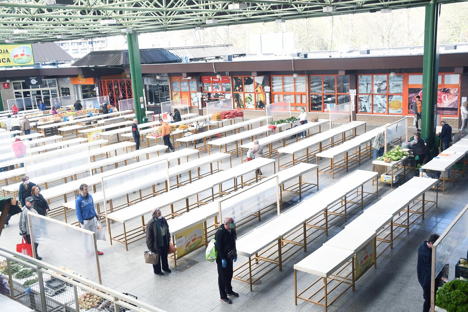 U Sisku otvoren zeleni dio tržnice uz stroge sigurnosne mjere protiv koronavirusa