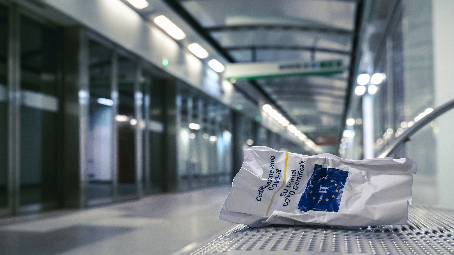 metro, covid putovnica, covid potvrde, potvrda, koronavirus, covid go, željeznica, čekaonica, peron, putovnje,,