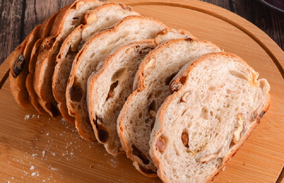 kruh, raženi kruh, kruh s orasima, tijesto, kolač, kuglof, Whole,Grain,Walnut,Raisin,Bread