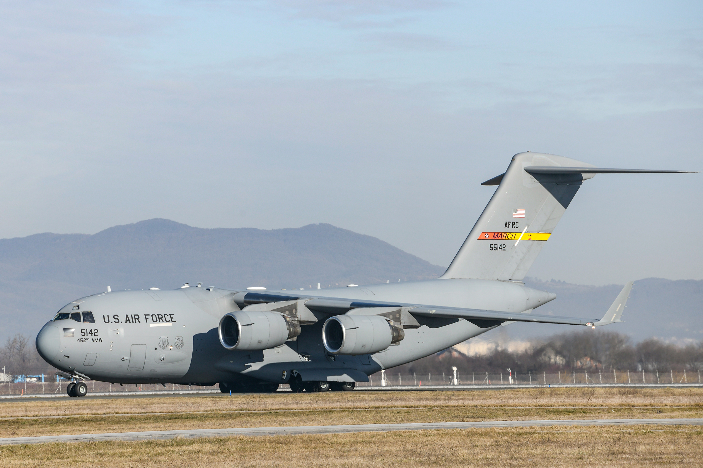 Ministar Banožić dočekao dva nova hrvatska helikoptera Black Hawk