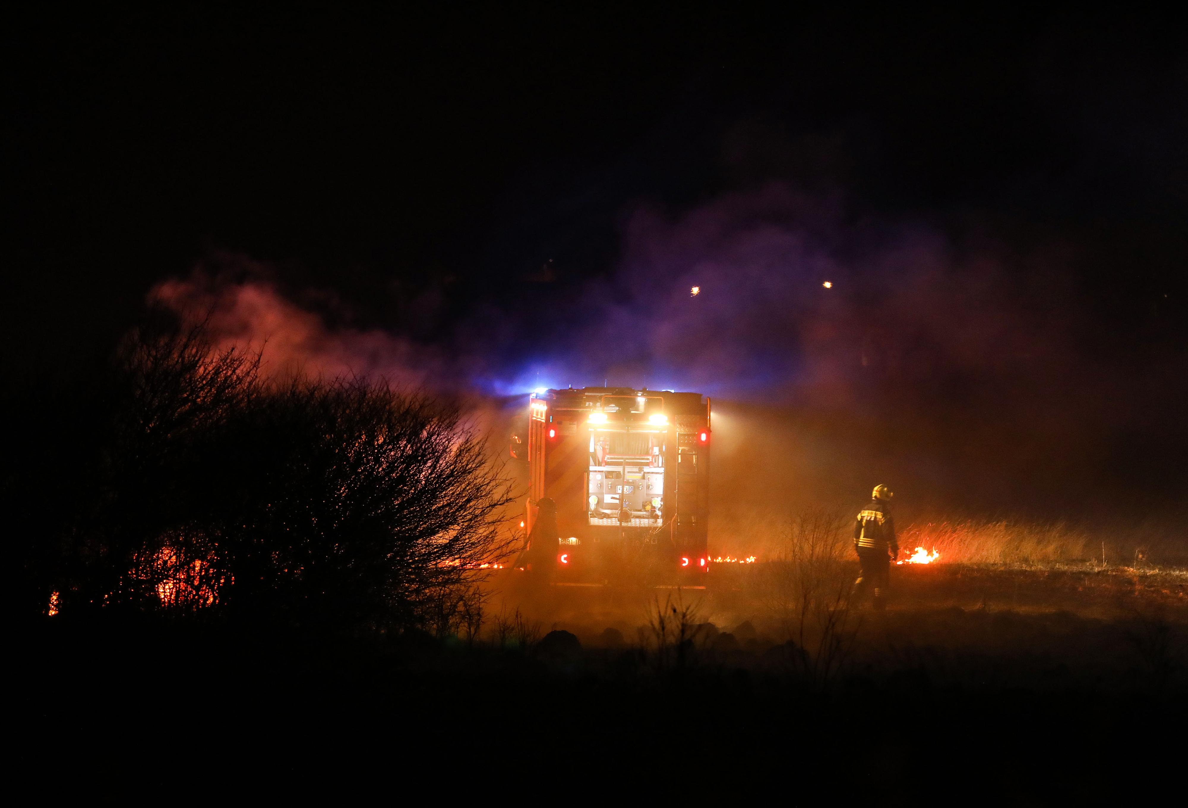 Izbio je požar uz autocestu kod naplatnih postaja Sveta Helena